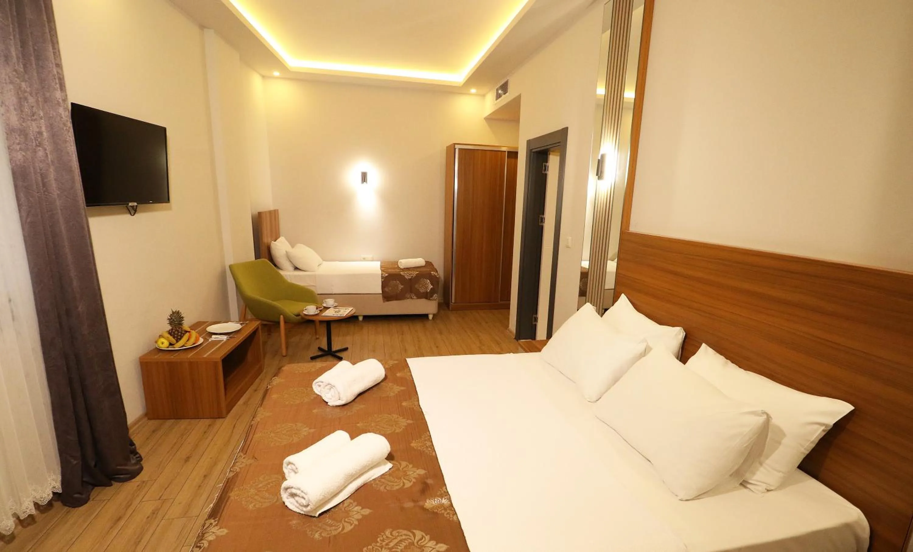 Standard Triple Room in ALMIRCAN HOTEL