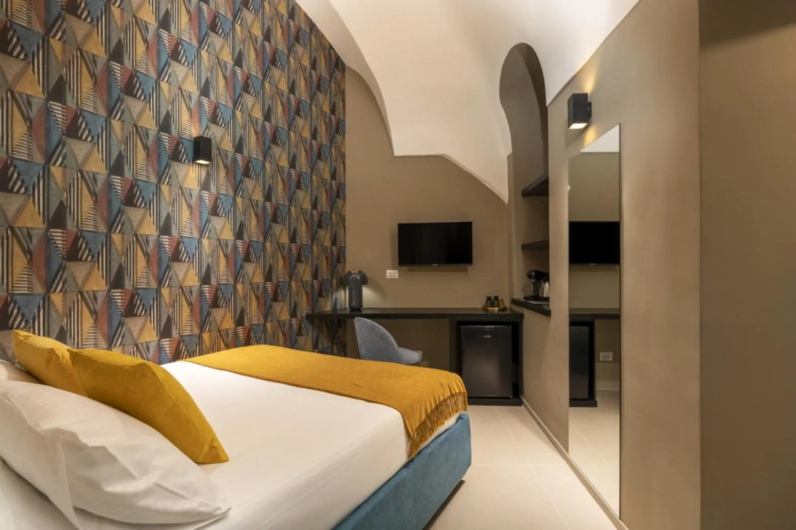 Small Double Room in La Regina del Duomo Catania Centro