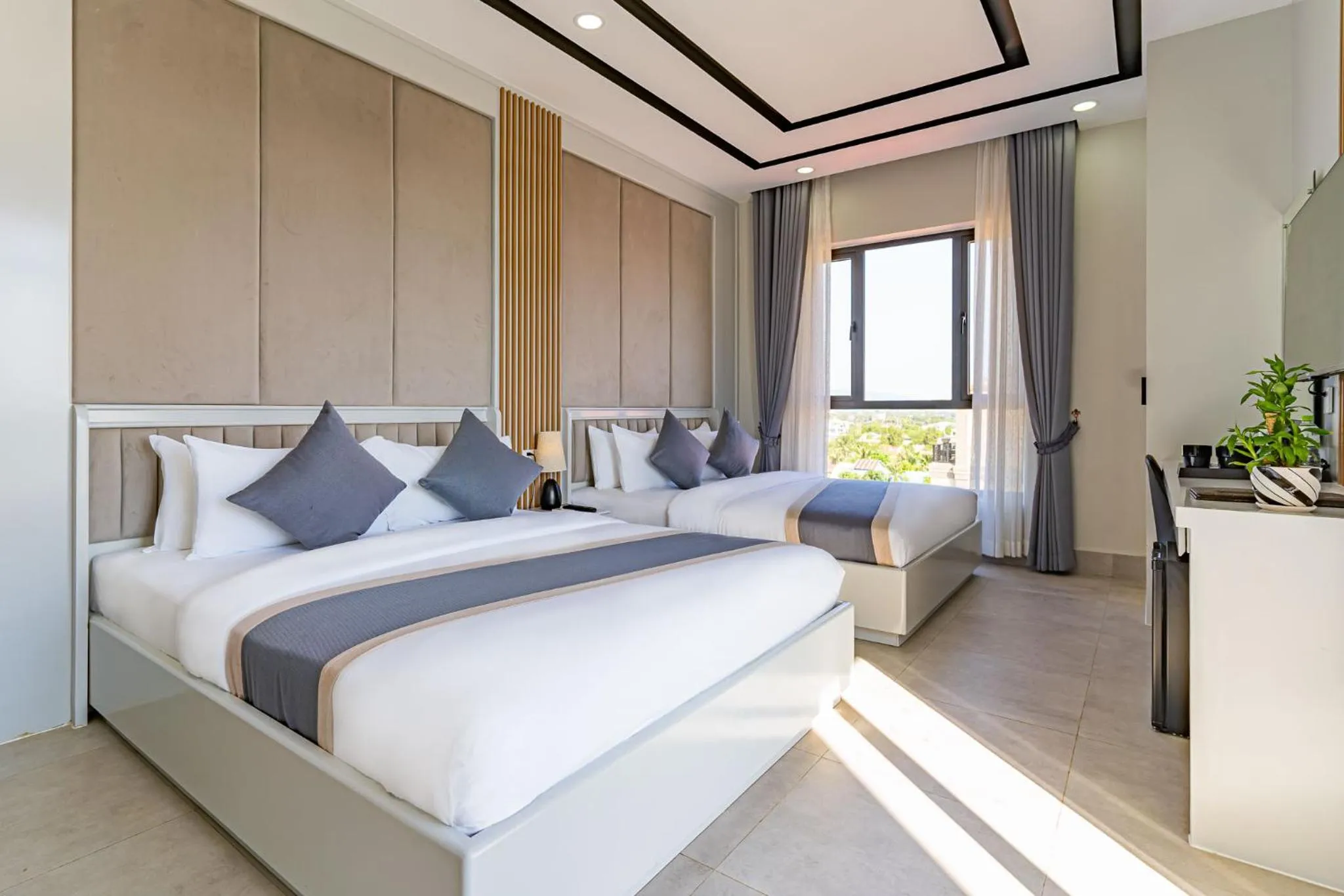 Deluxe Twin Room with Balcony in The Square Kampot Hotel