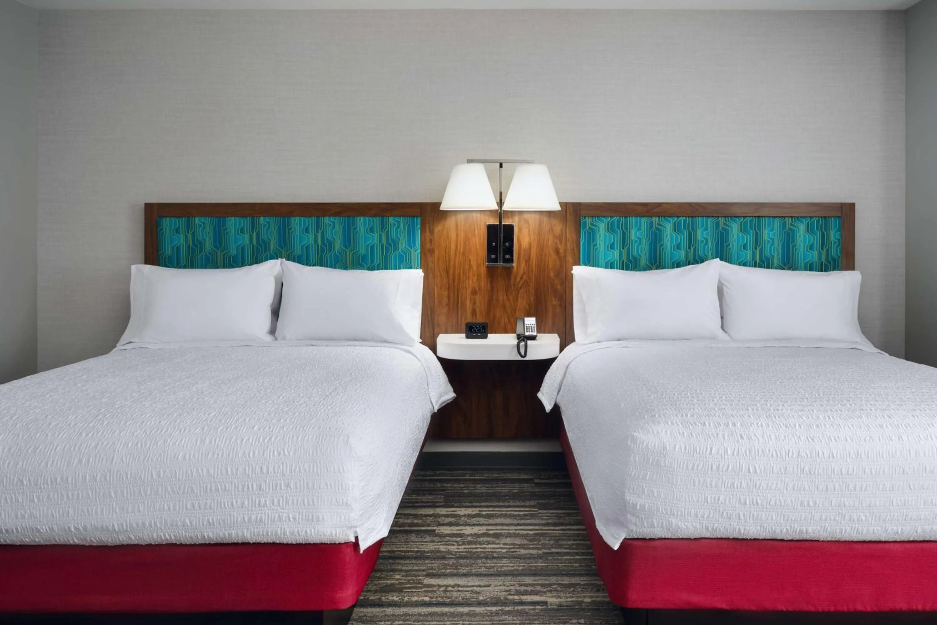 Queen Room wih Two Queen Beds in Hampton Inn Towson Downtown