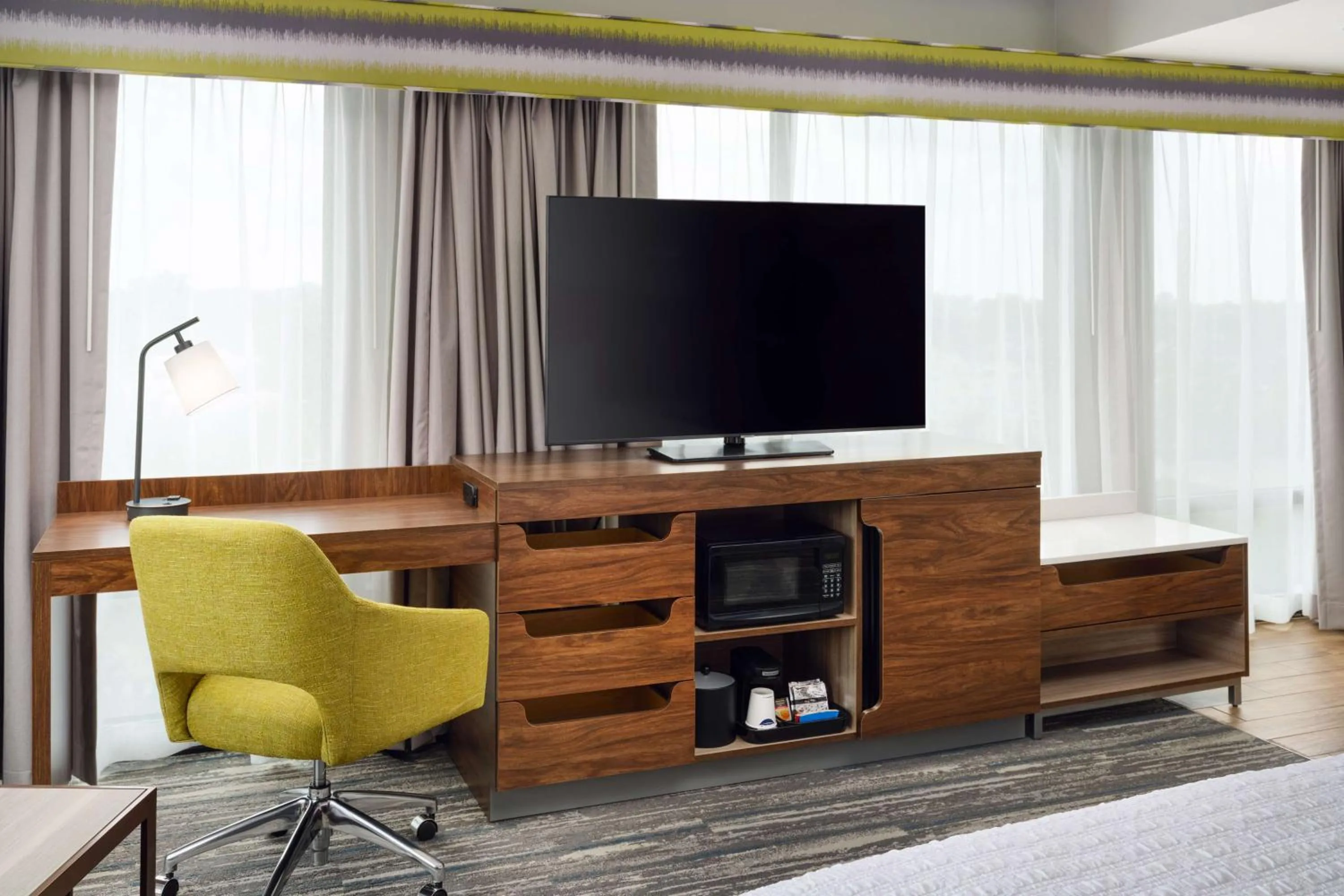 King Room in Hampton Inn Towson Downtown