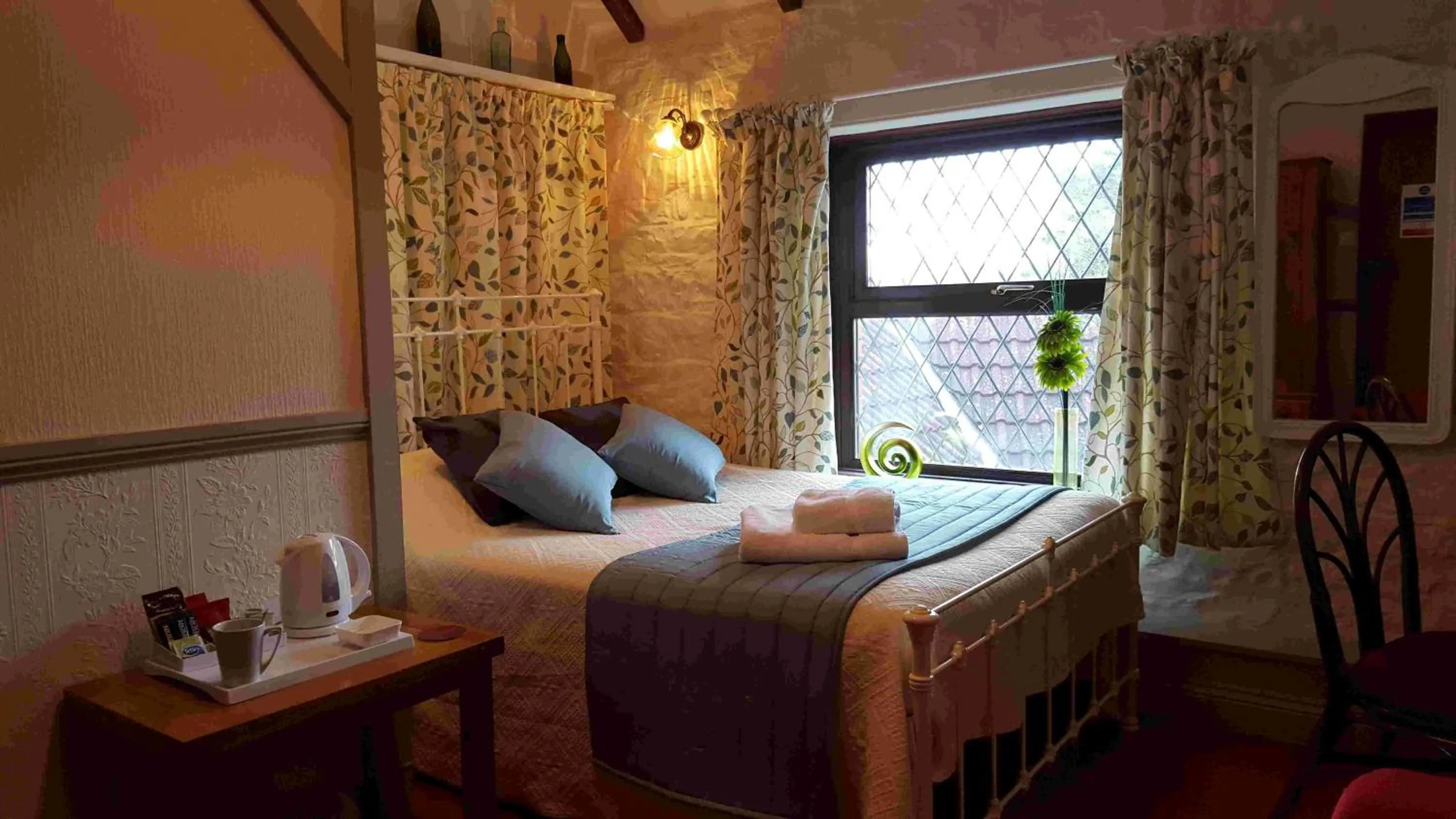 Family Room with Shower in The Walnut Tree