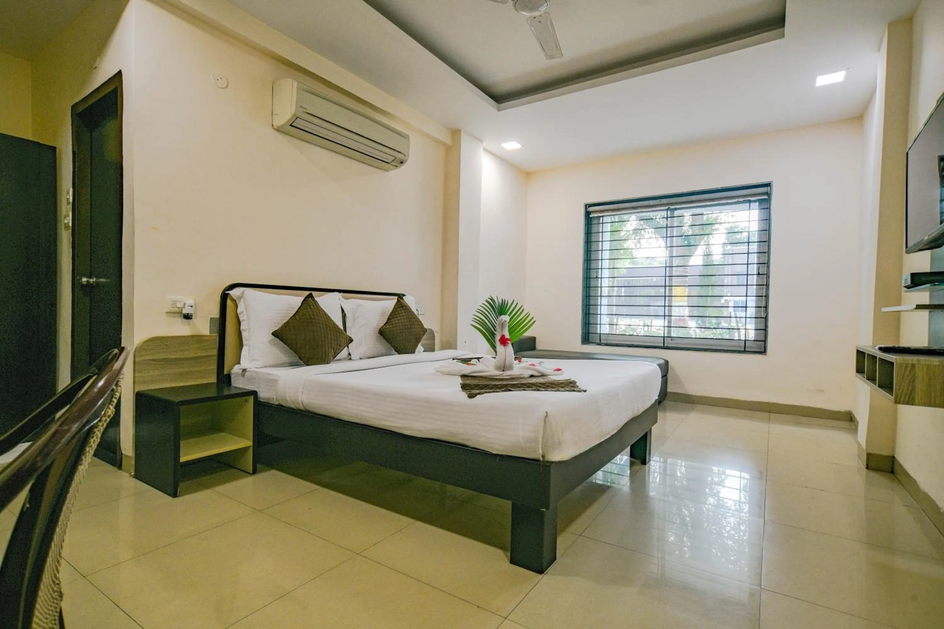 Deluxe Room in Hotel Shri Ramkrishna Bagh Palace by M Square
