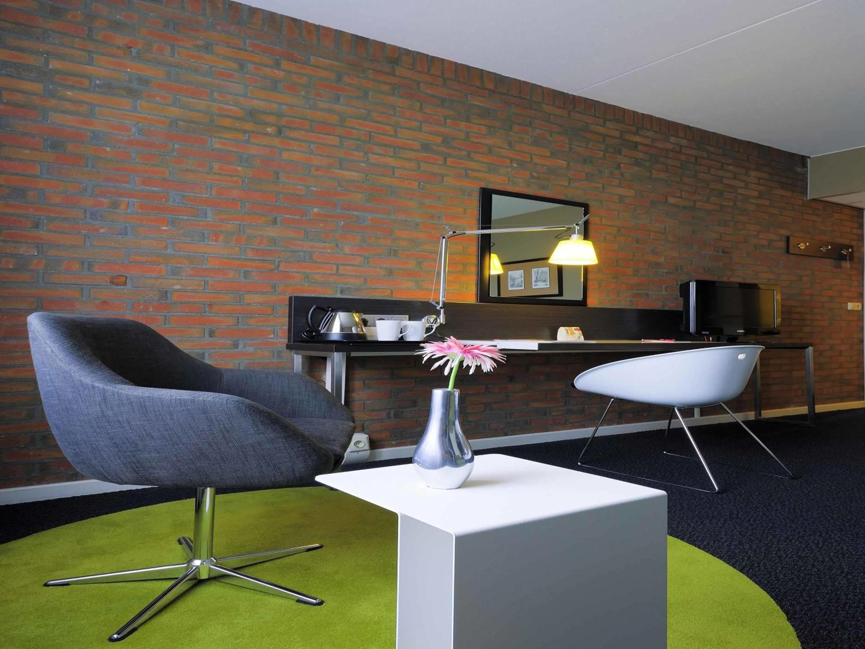 Privilege Double Room with Sofa in Mercure Hotel Zwolle