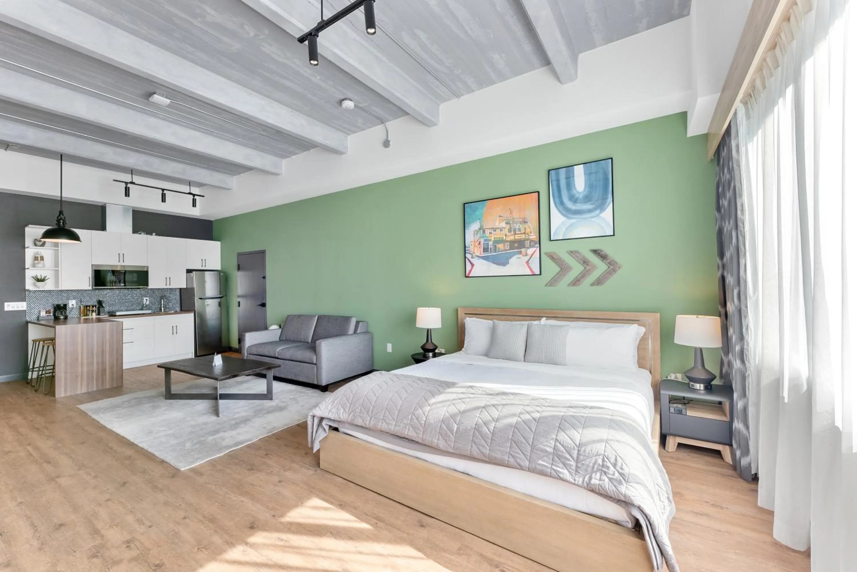 King Studio with Sofa Bed in Cannery Lofts Niagara