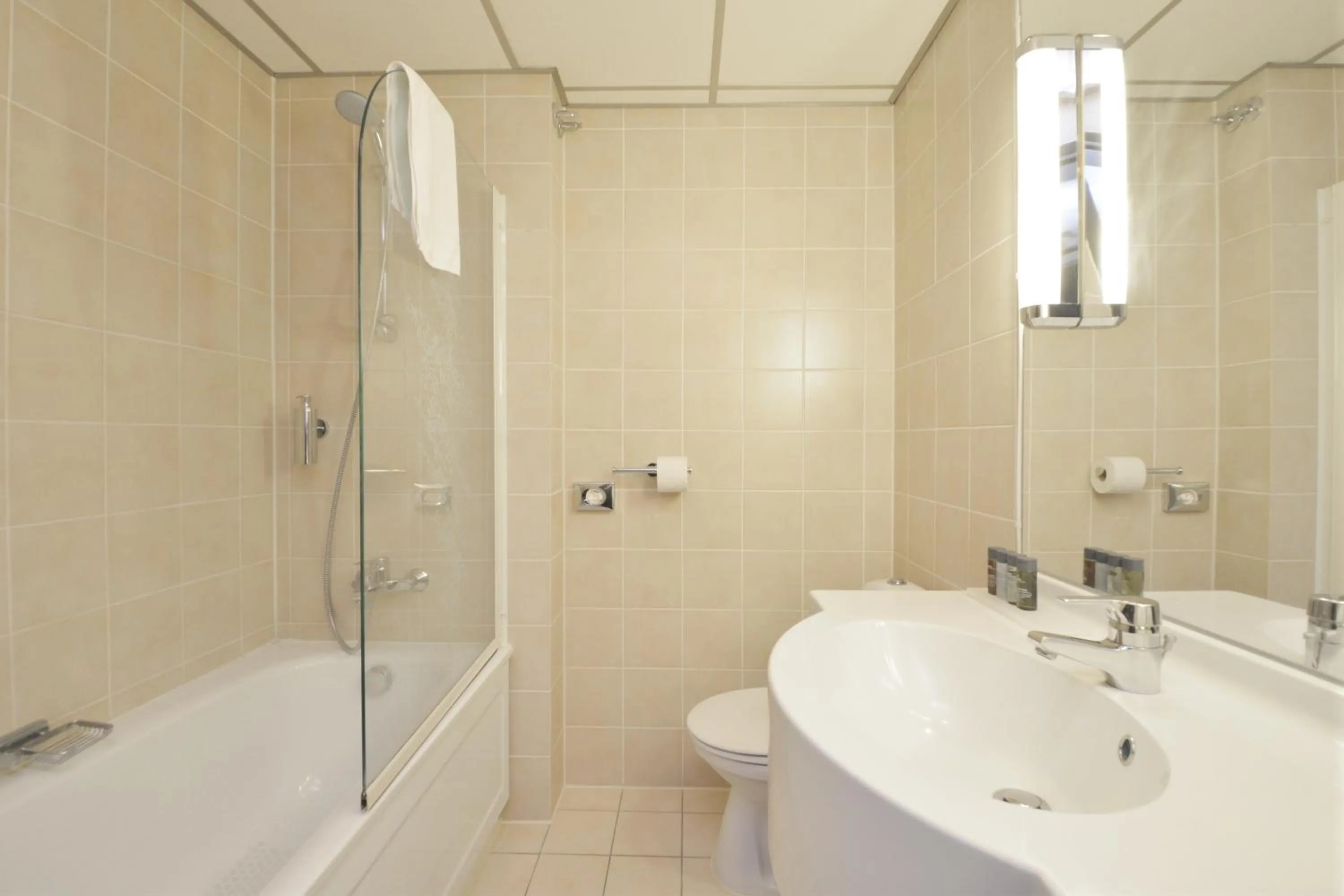 Triple Room with Bath in Fletcher Hotel-Restaurant ‘s-Hertogenbosch