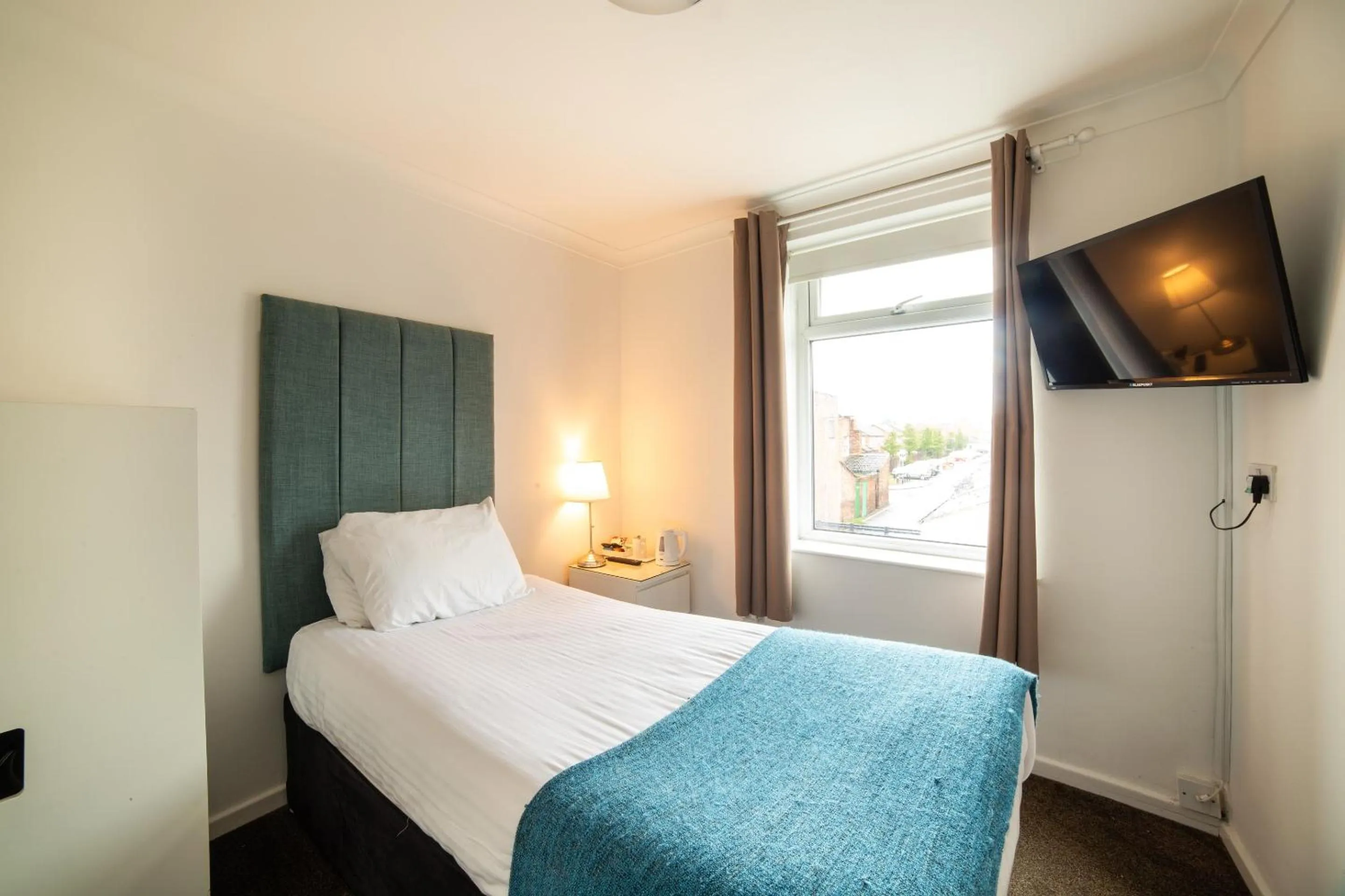 Standard Single Room in The Douglas Hotel