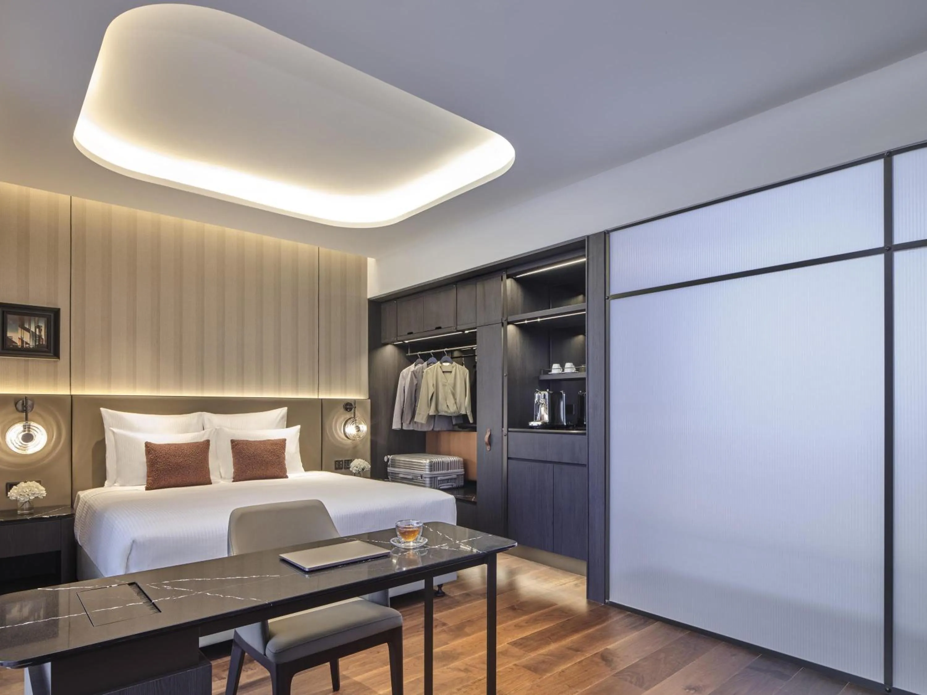 King Studio Suite, Lounge Access in Pullman Singapore Hill Street