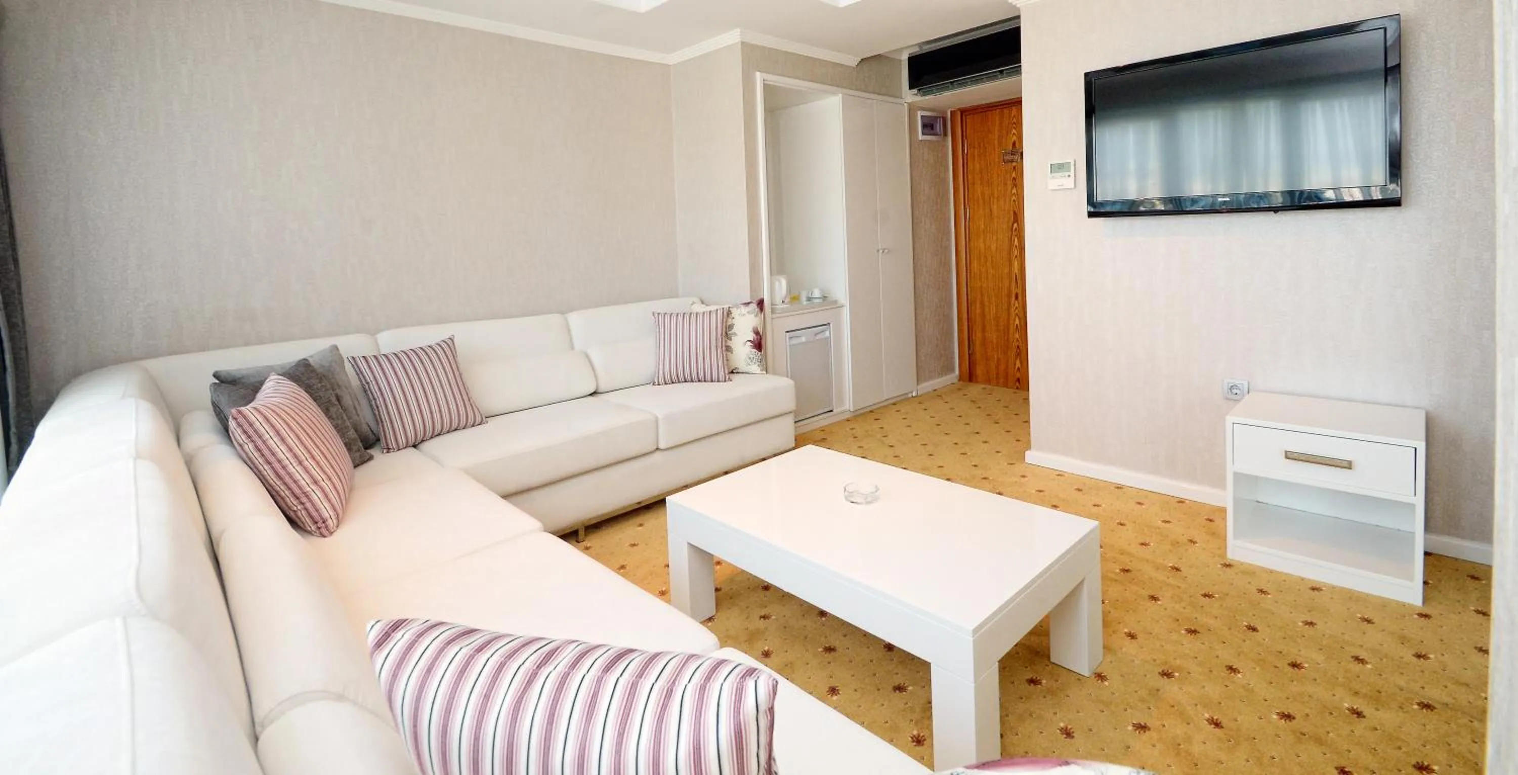 Luxury Quadruple Room in NK Hotel