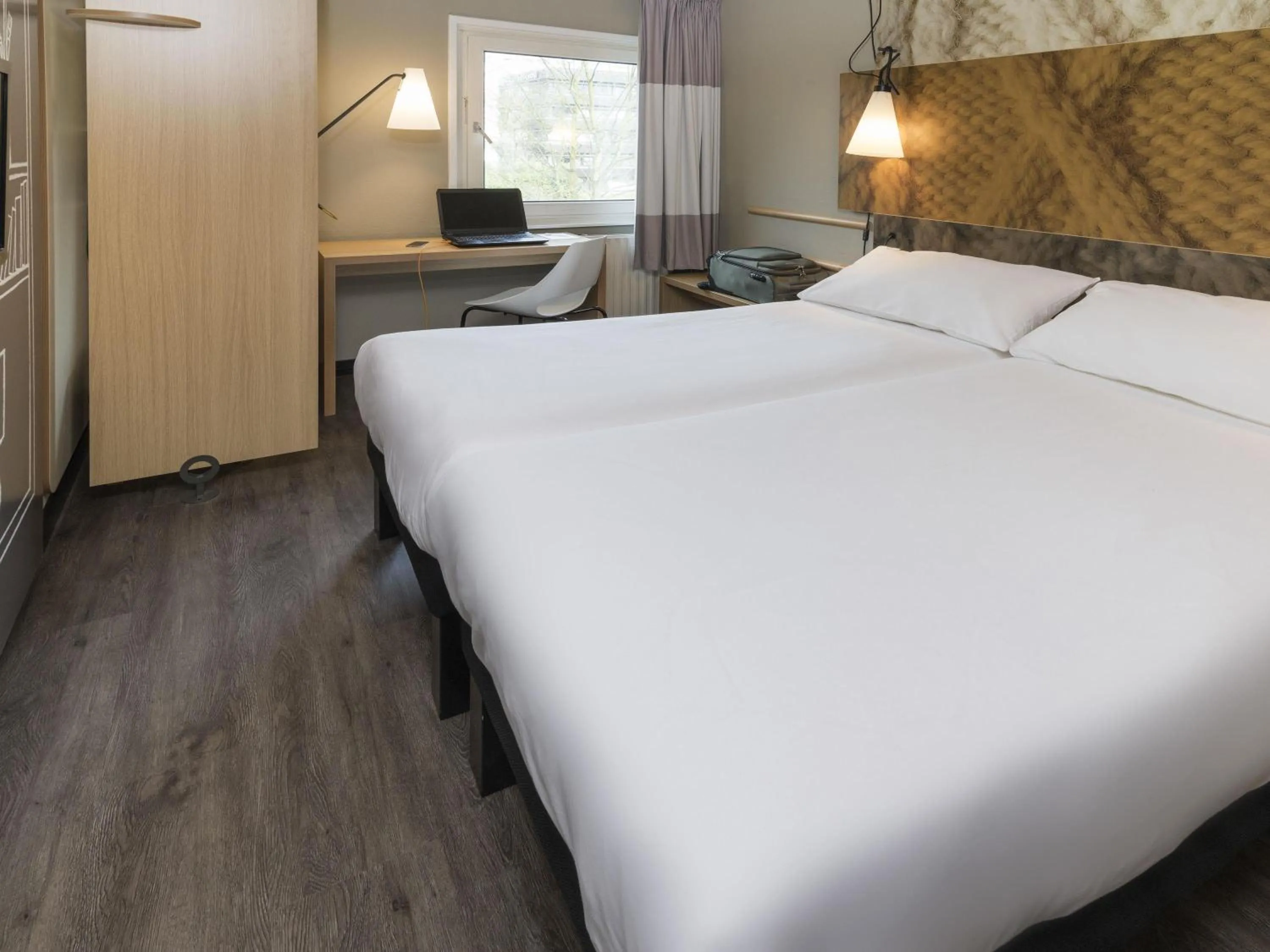 Standard Room with Two Single Beds in ibis Tilburg