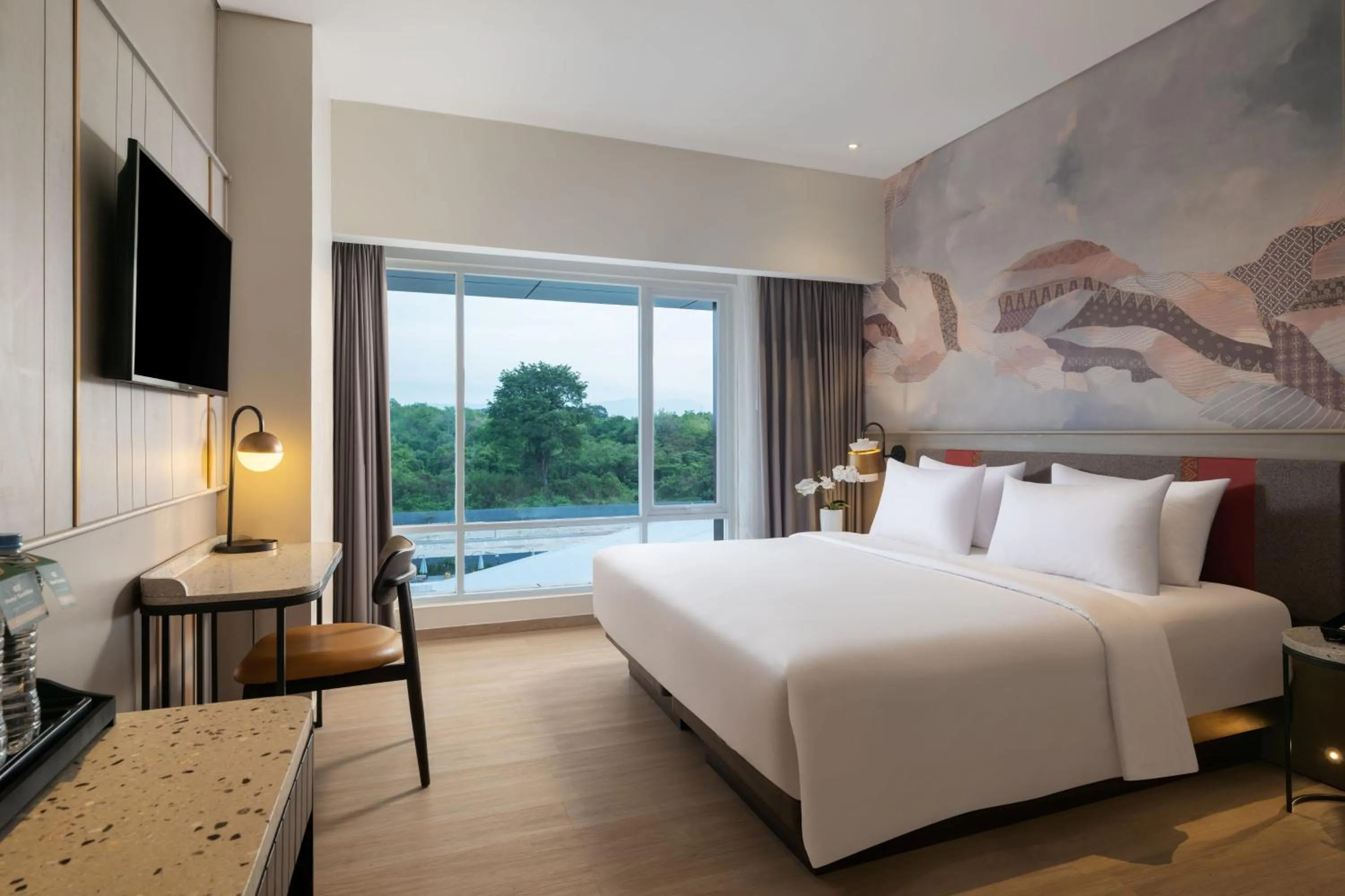 Deluxe King Room in Hotel Santika Lahat