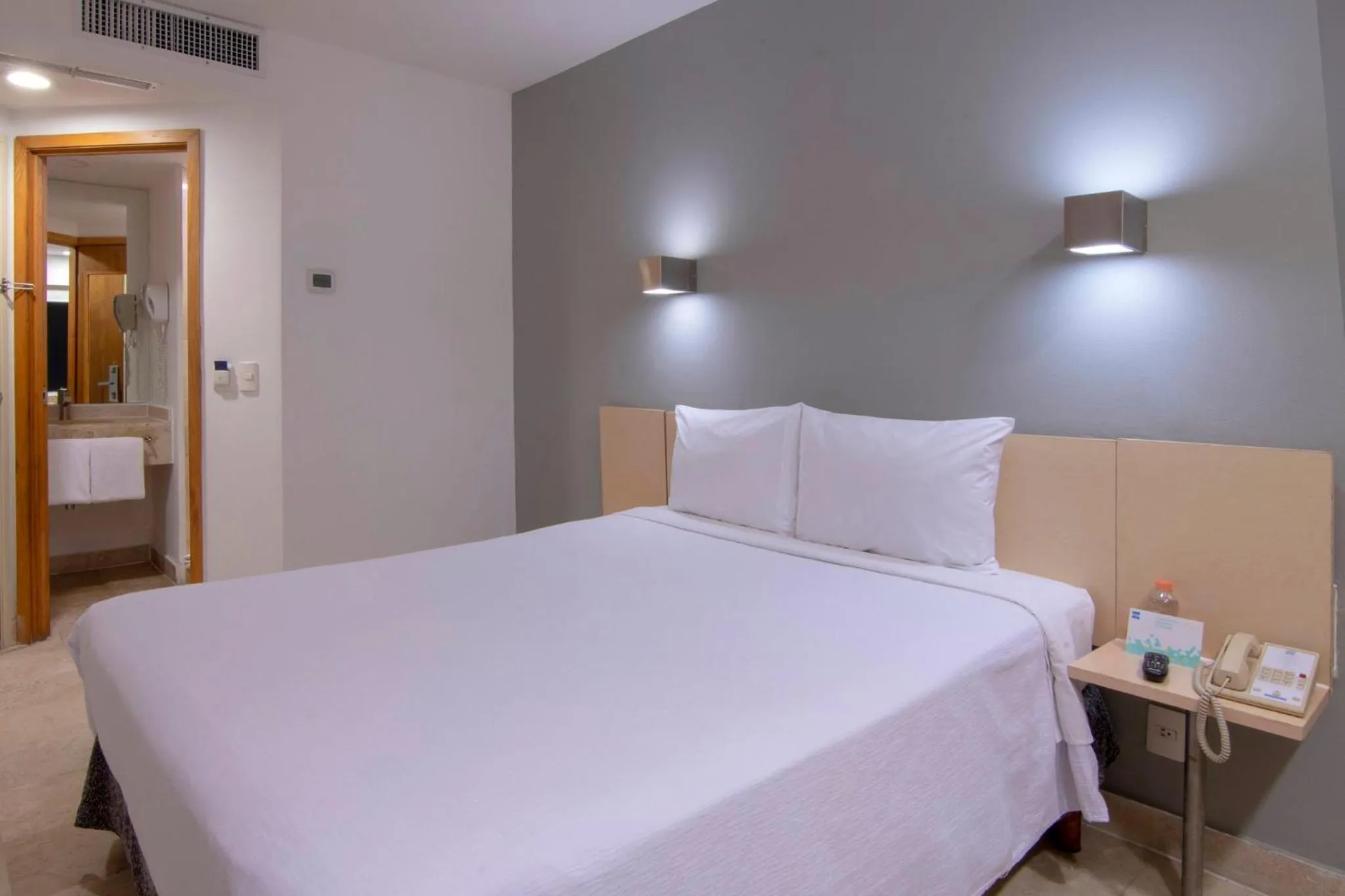 Superior Queen Room in One Coatzacoalcos Forum