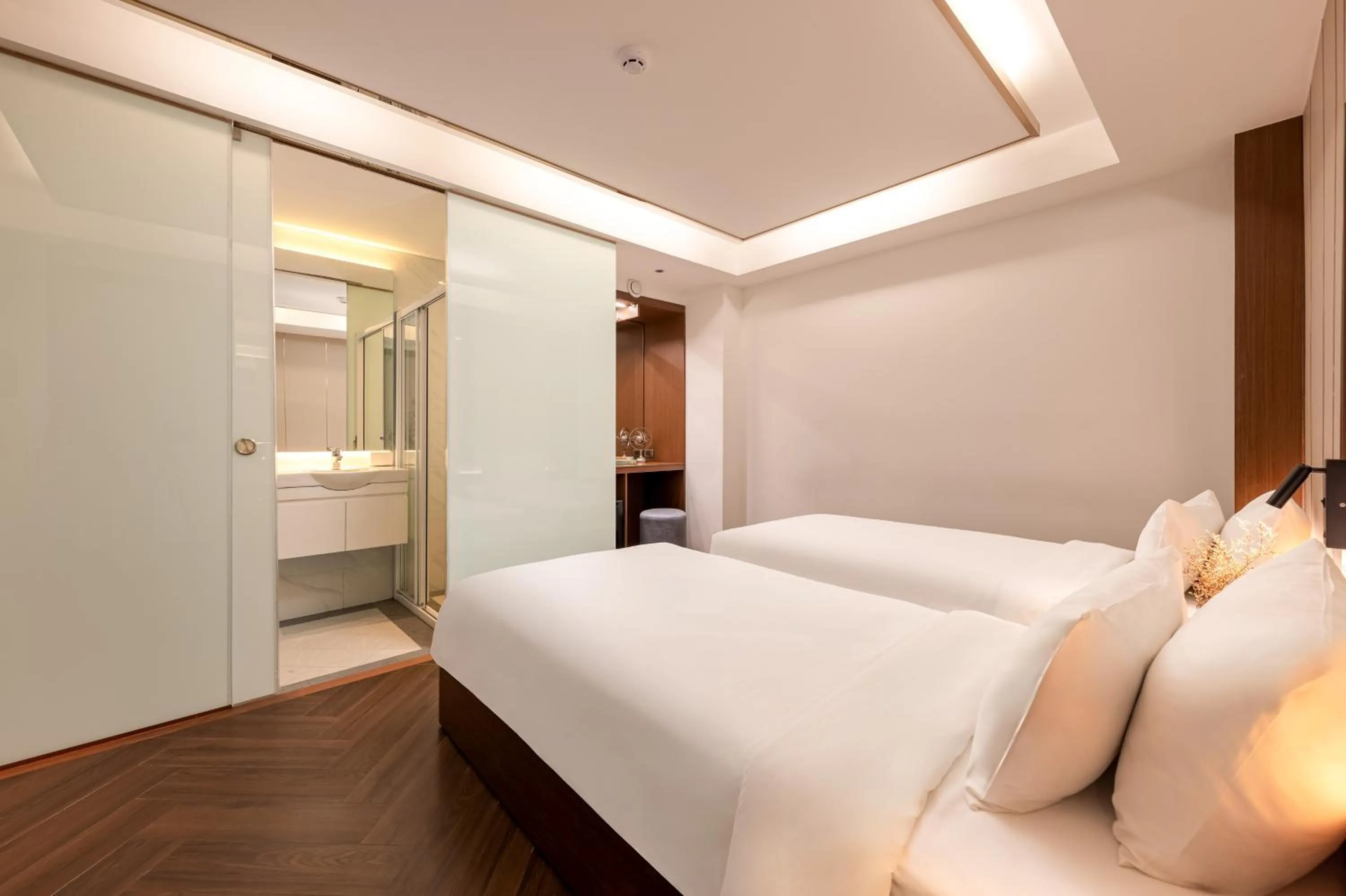  Twin Room - No Window in Riverside Hotel