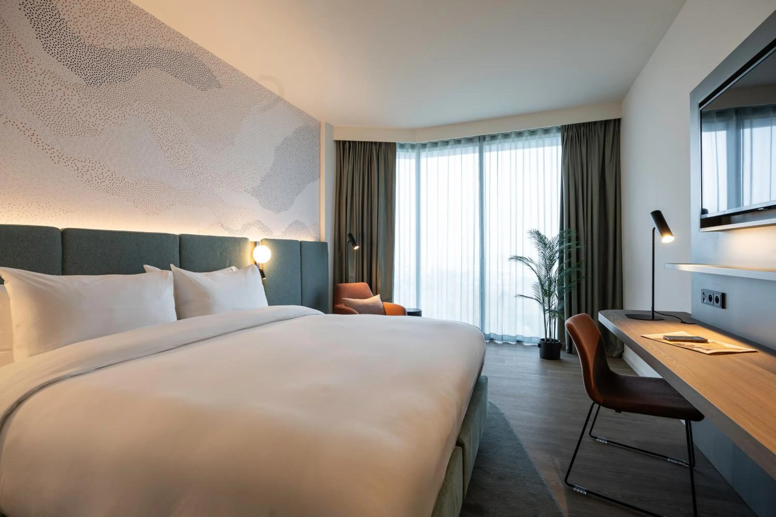 Standard King Room in voco Brussels City North by IHG