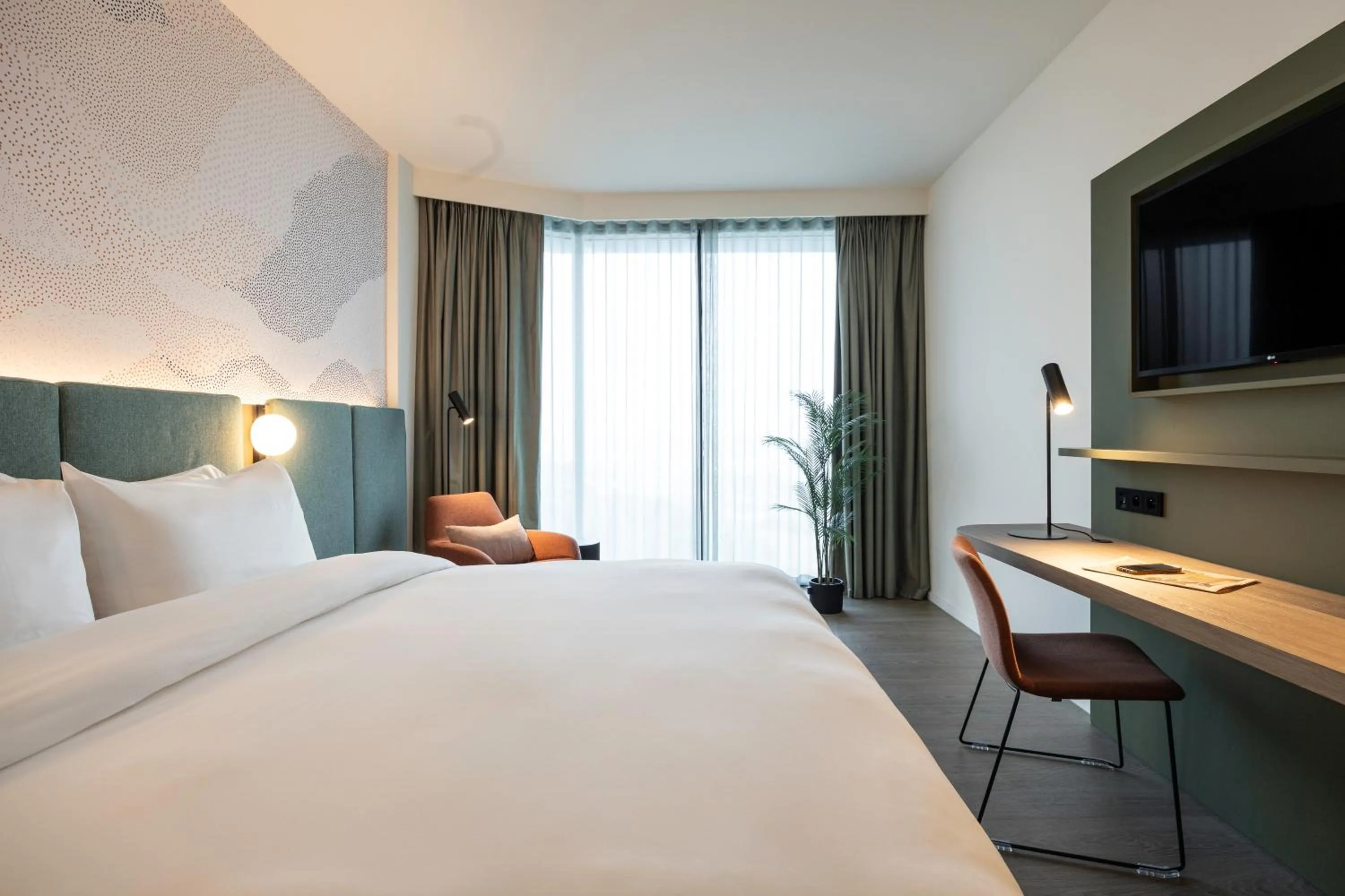 Standard King Room - Accessible in voco Brussels City North by IHG