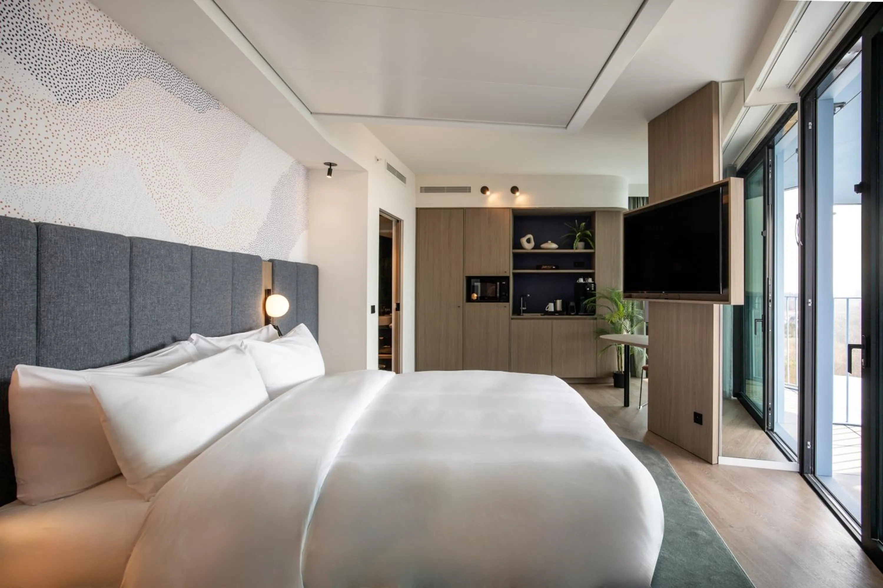 King Room with Balcony in voco Brussels City North by IHG