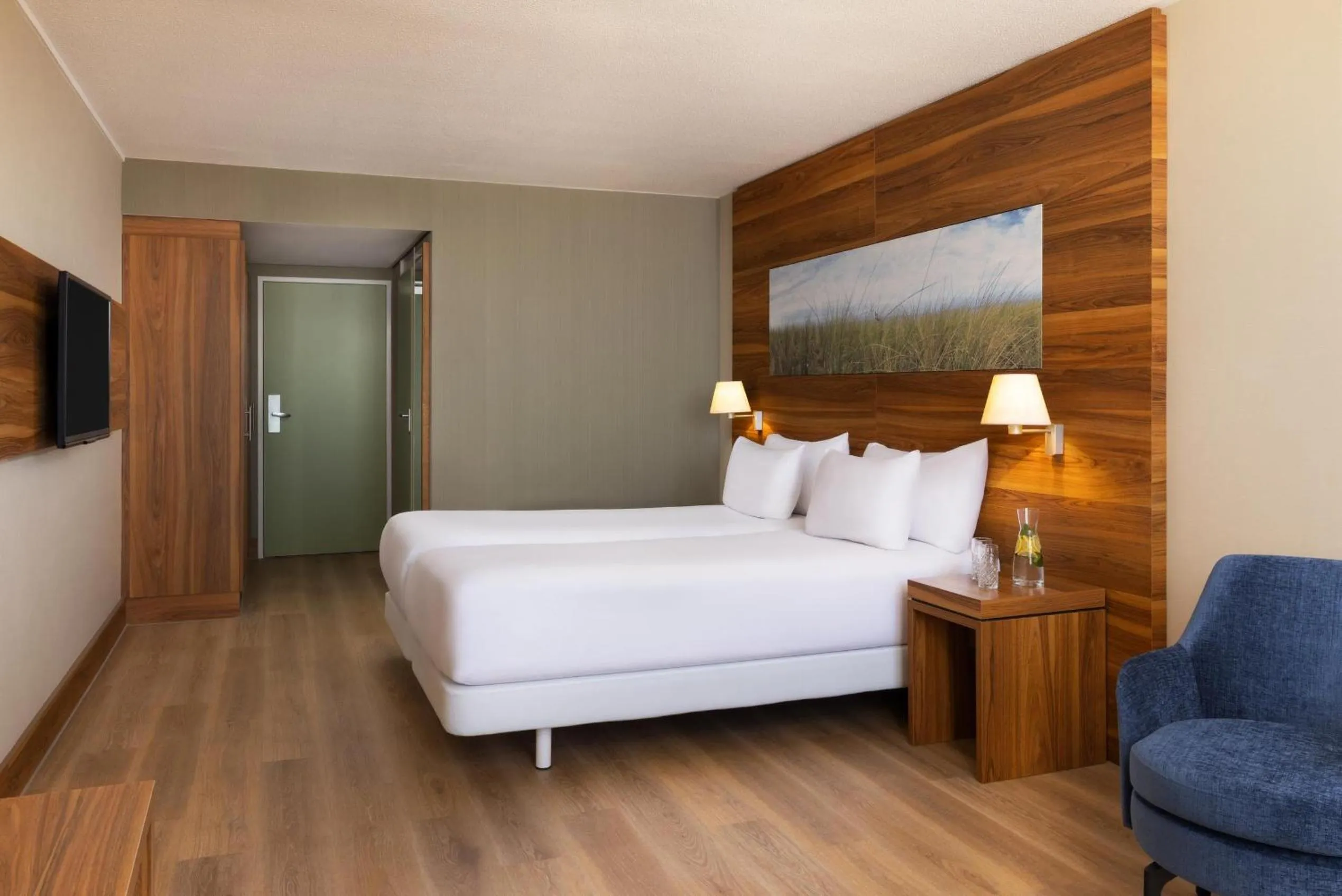 Standard Twin Room with Sea View with Extra Bed (2 Adults + 1 Child) in NH Zandvoort Hotel