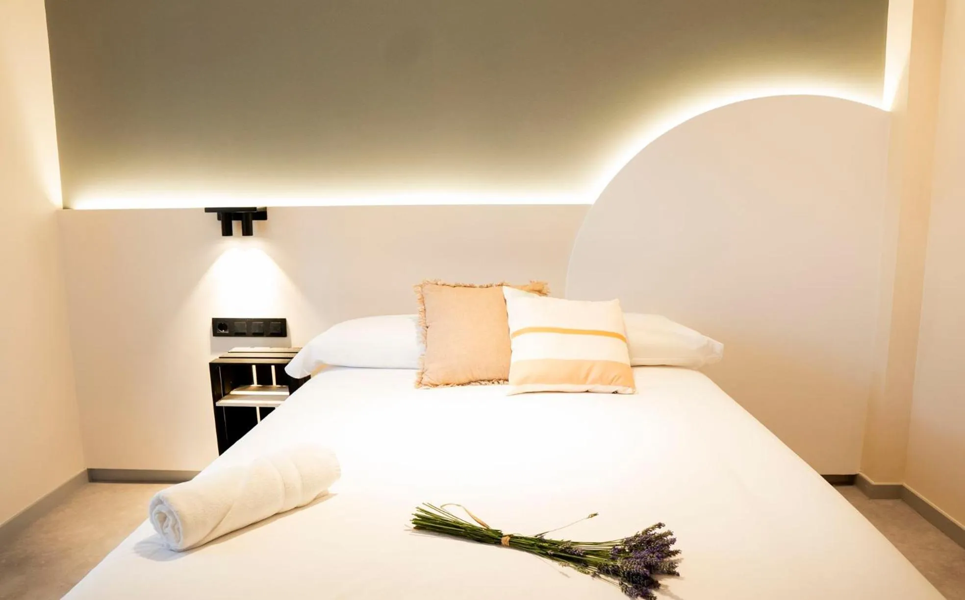 Deluxe Double Room in Coliving Compostela