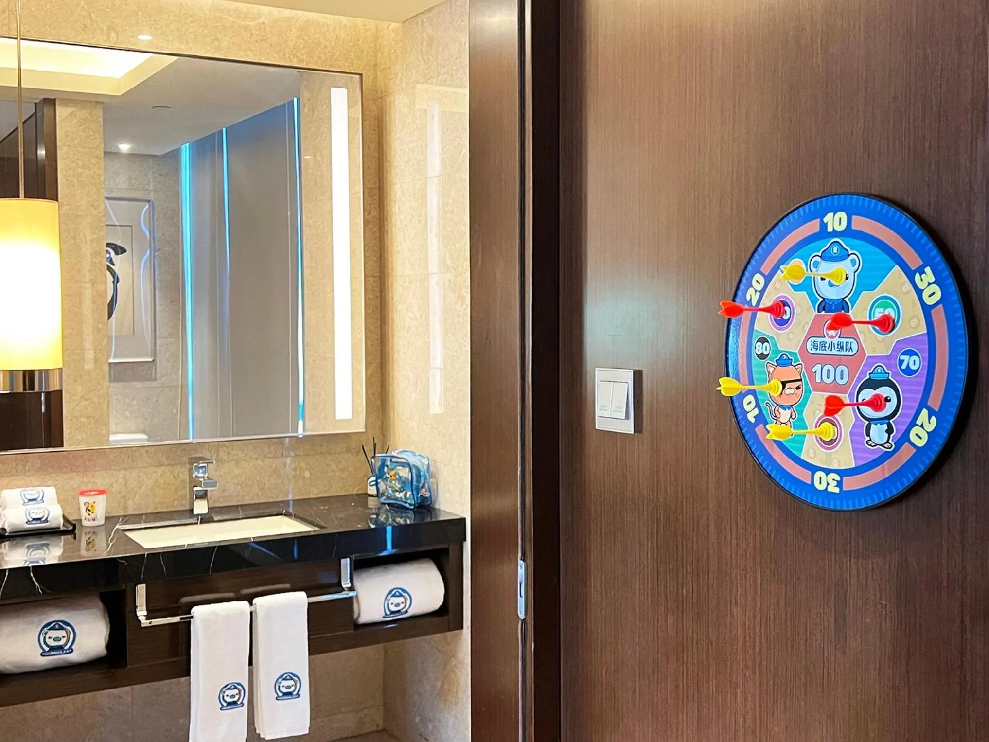 Standard King Room with City View - Kids Theme in Crowne Plaza Zhangzhou by IHG