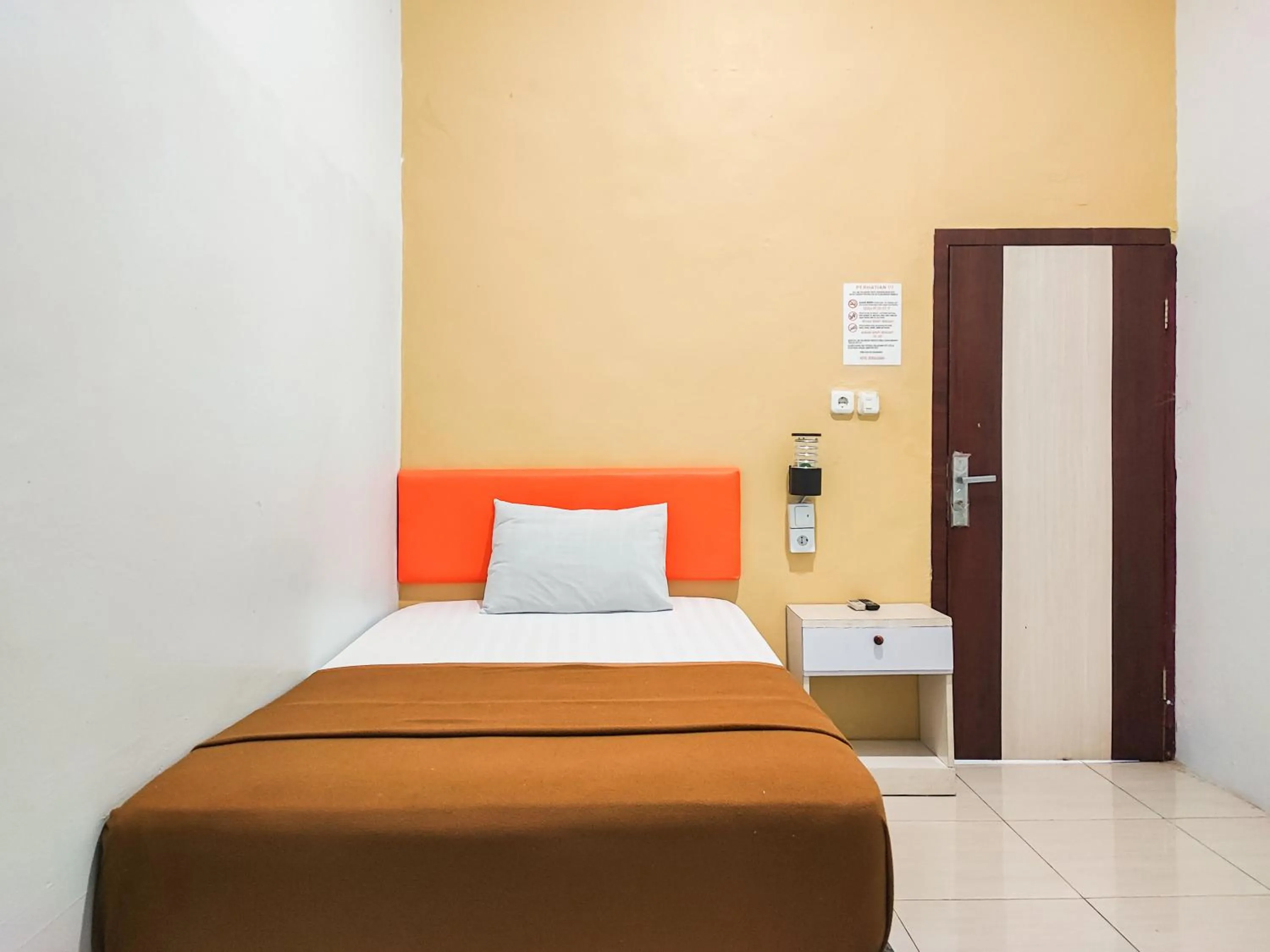 Single Room - single occupancy in Reddoorz @ Hotel Bersaudara Bungo