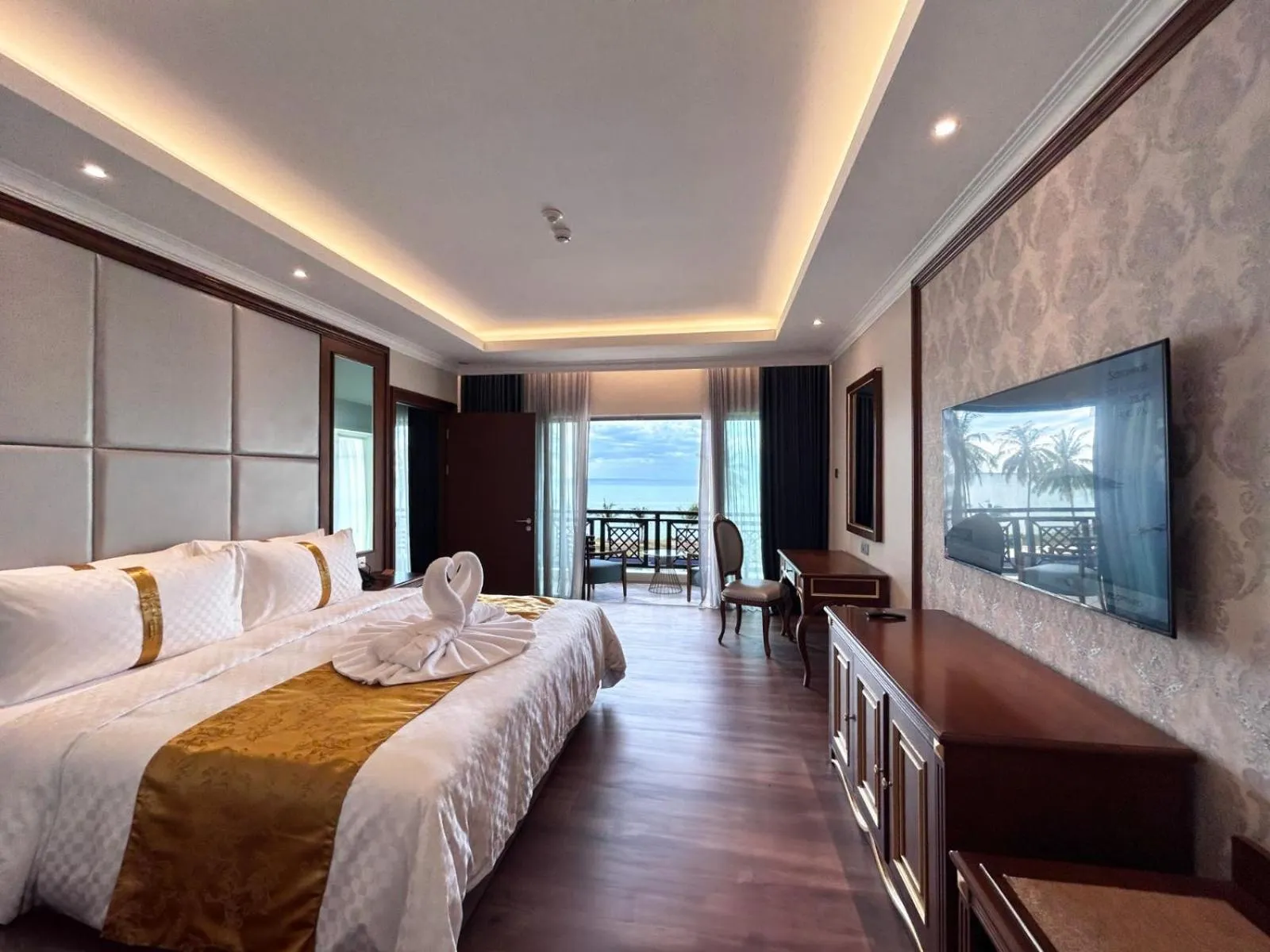 Junior Suite King in Damai Lagoon Resort