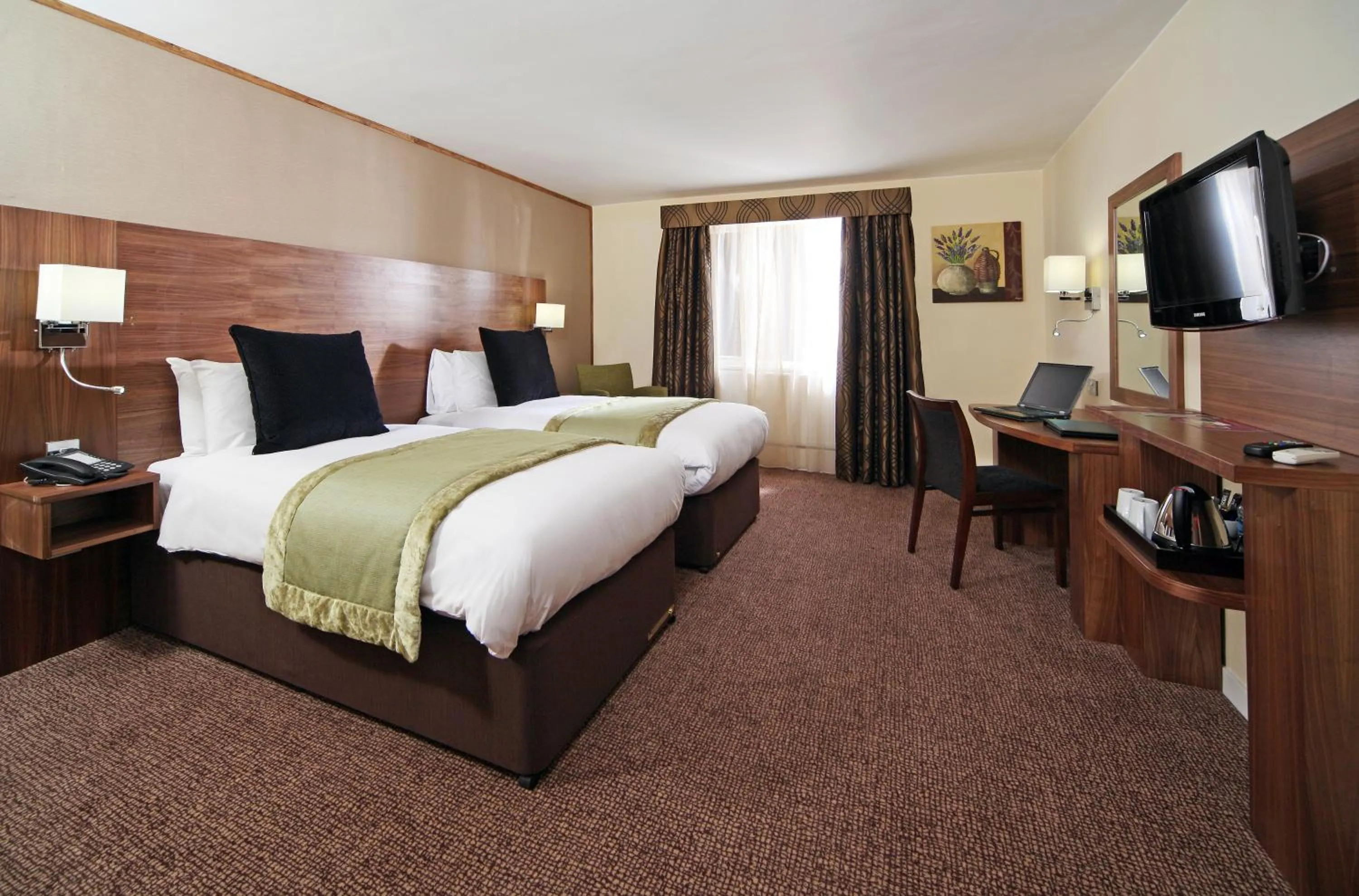 Standard Twin Room in Letchworth Hall