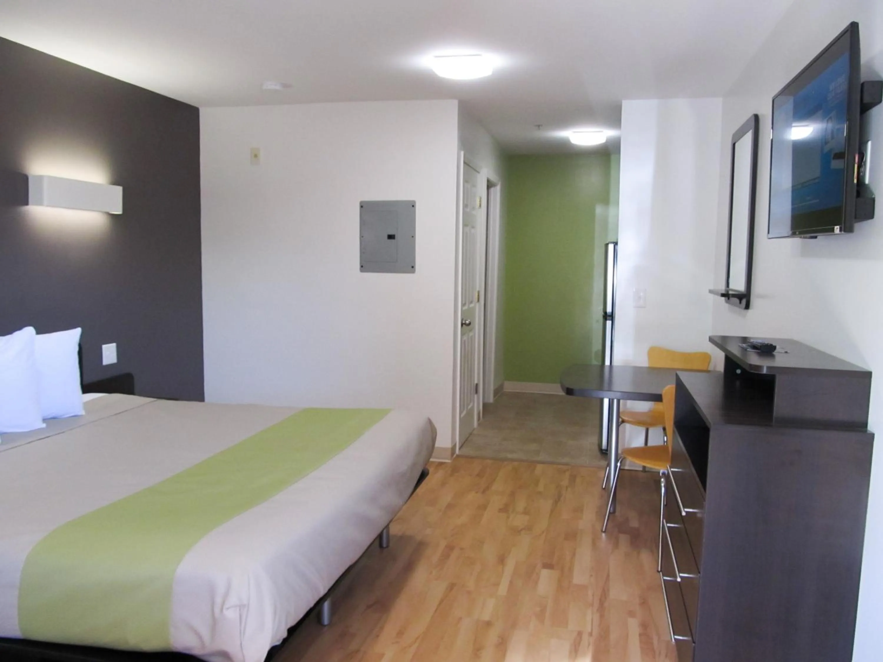 King Room - Smoking  in Studio 6-Atlanta, GA - Chamblee