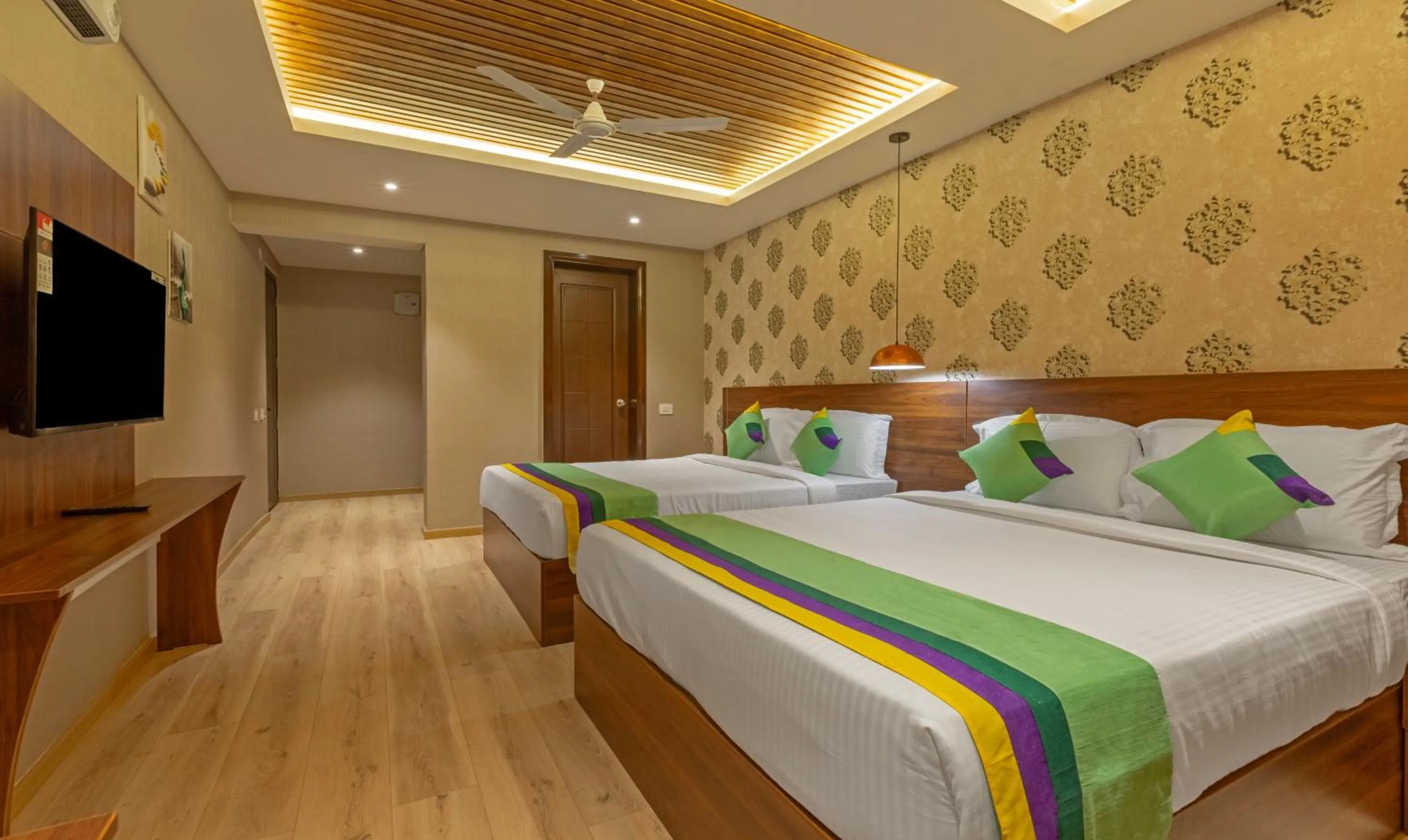 Spacious Premium Room - single occupancy in Treebo Windsor Heights