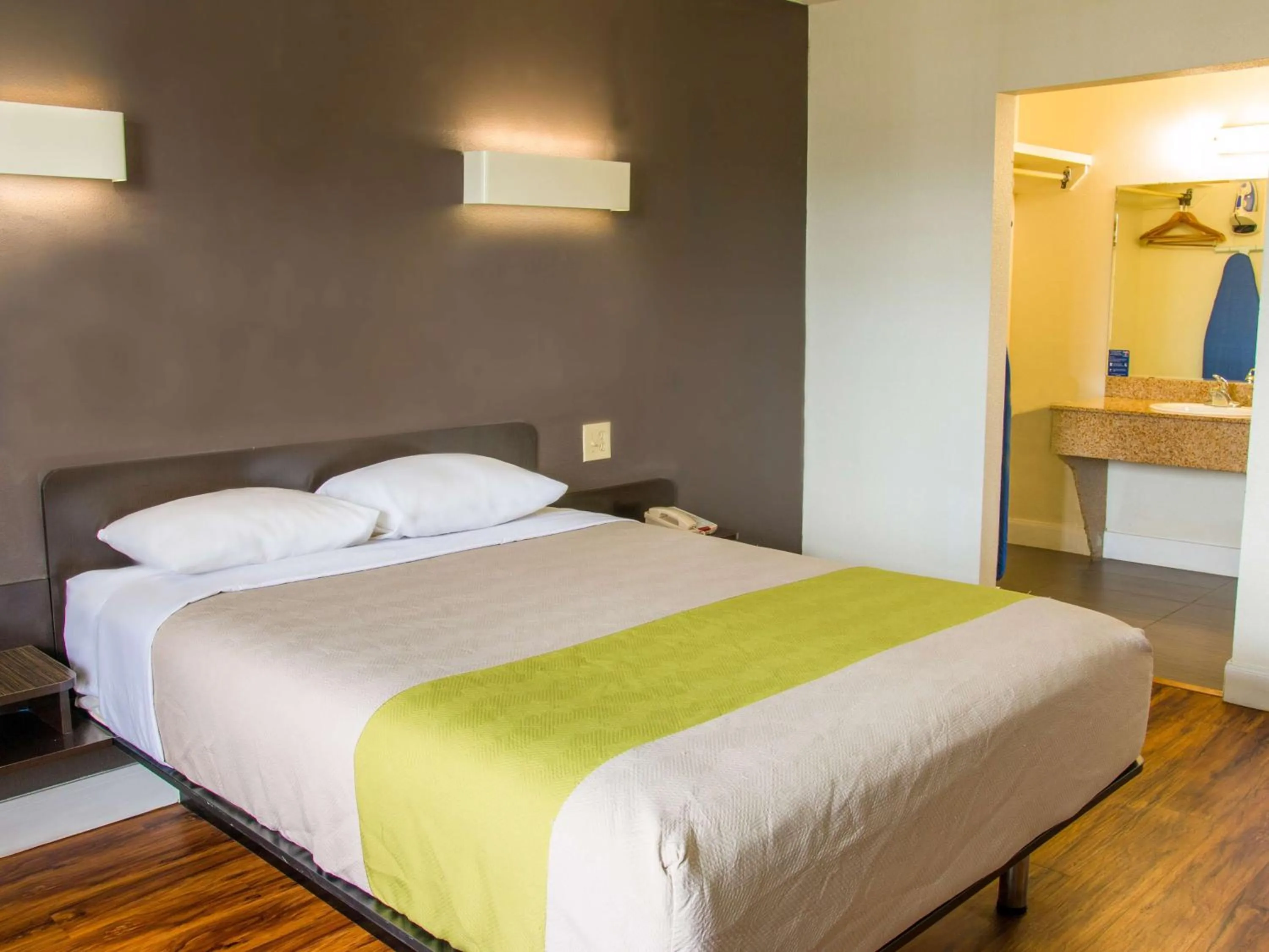 1 Queen Bed Non Smoking,  Refrigerator Microwave in Studio 6-San Antonio, TX - Lackland AFB