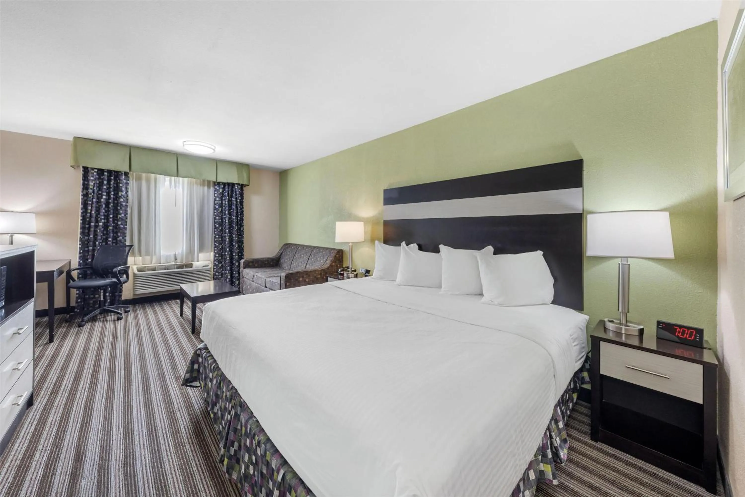 King Room - Non-Smoking in Best Western Borger Inn