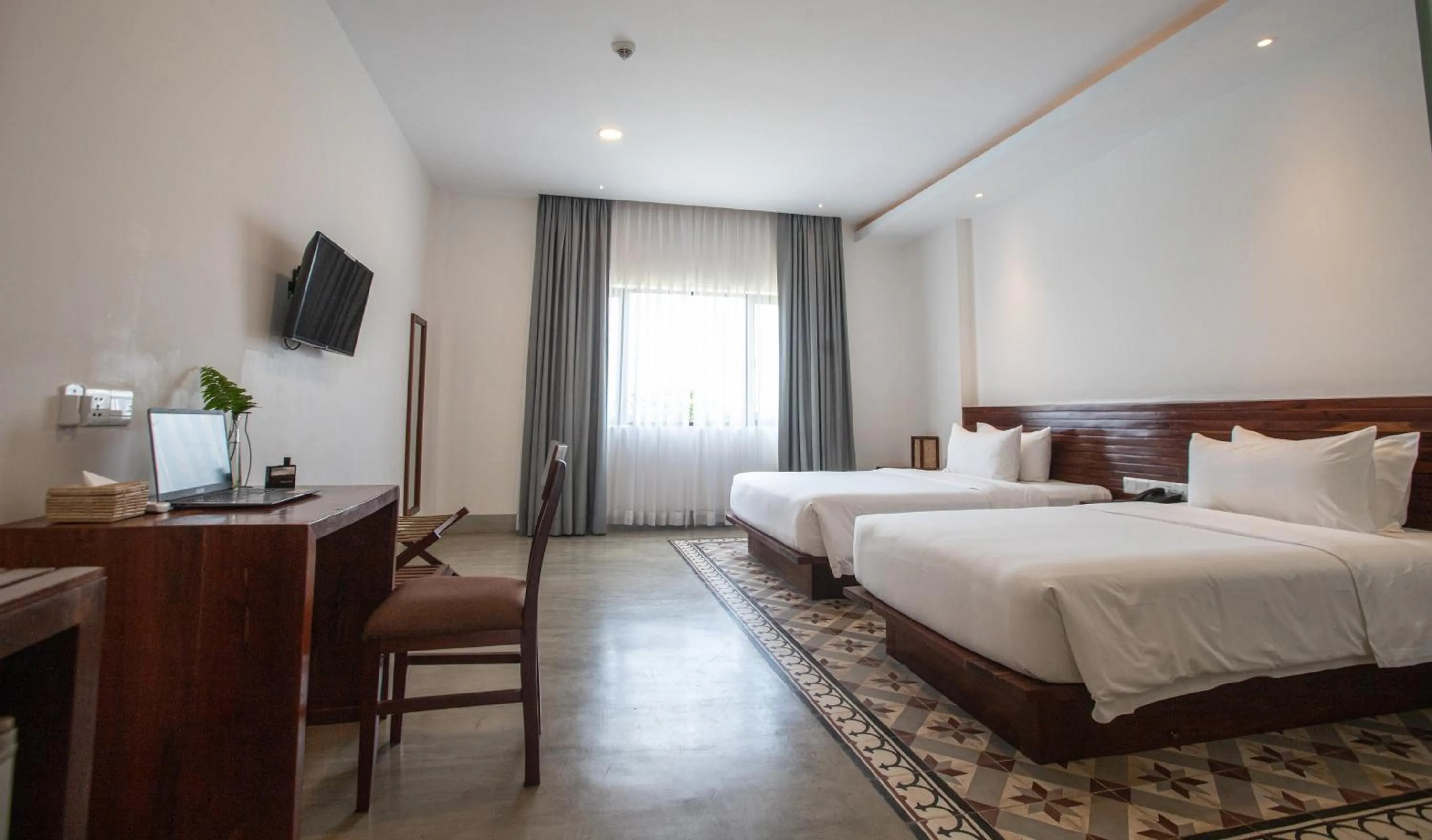 Deluxe Twin Room in DACO Hotel