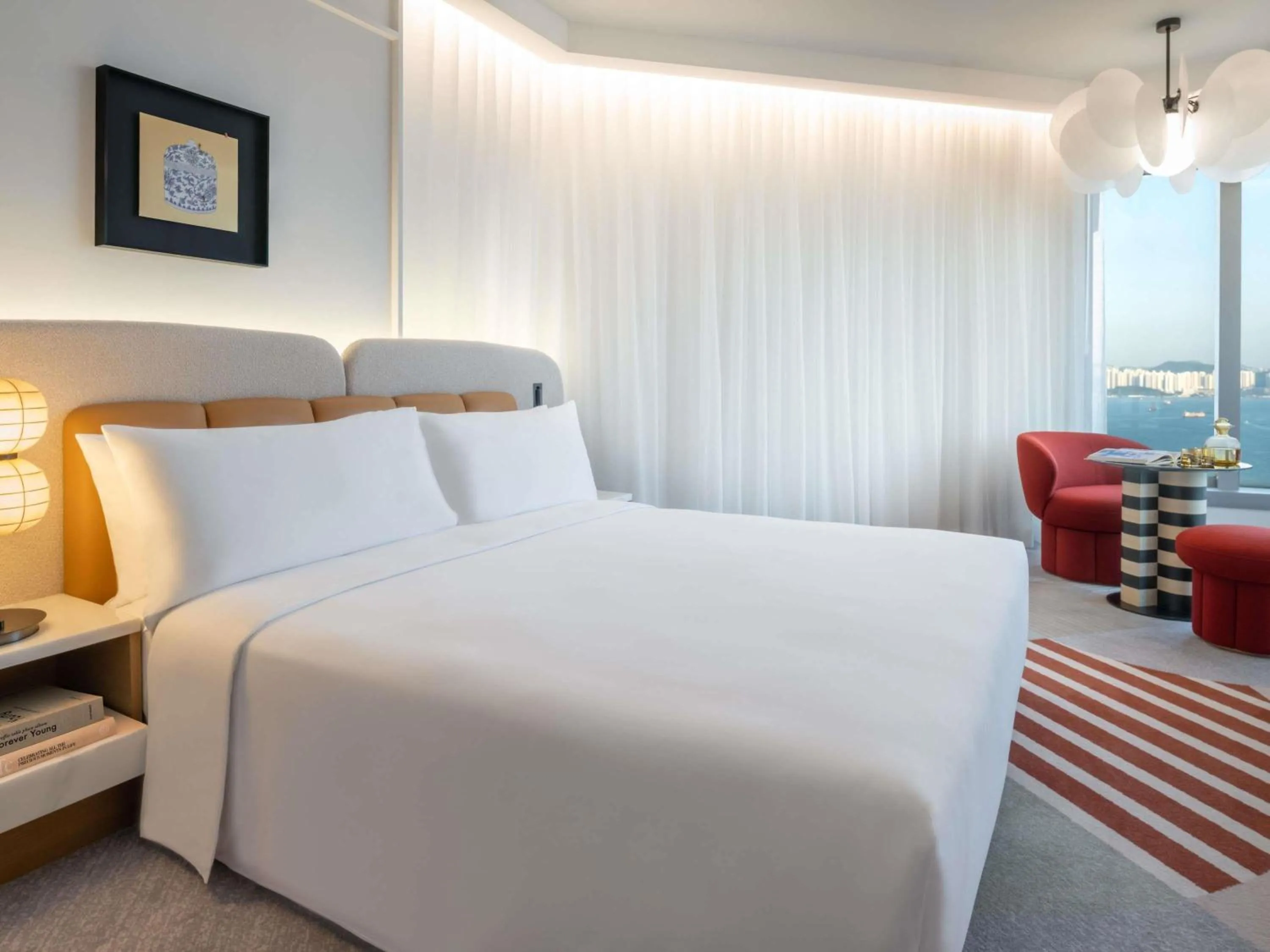 Premier Harbor King Room in Mondrian Hong Kong