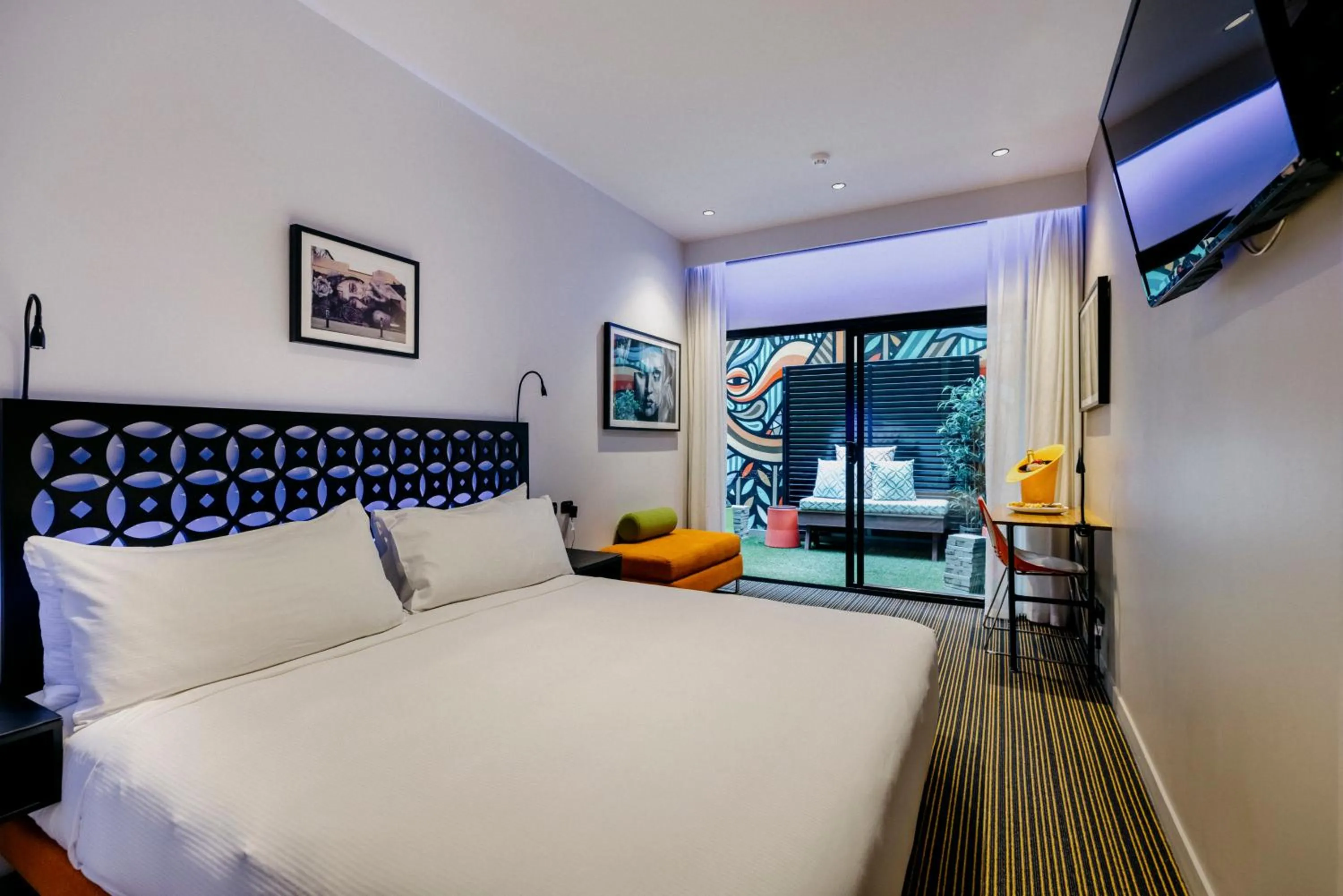 Hotel King with Courtyard with Free WIFI in The Constance Fortitude Valley
