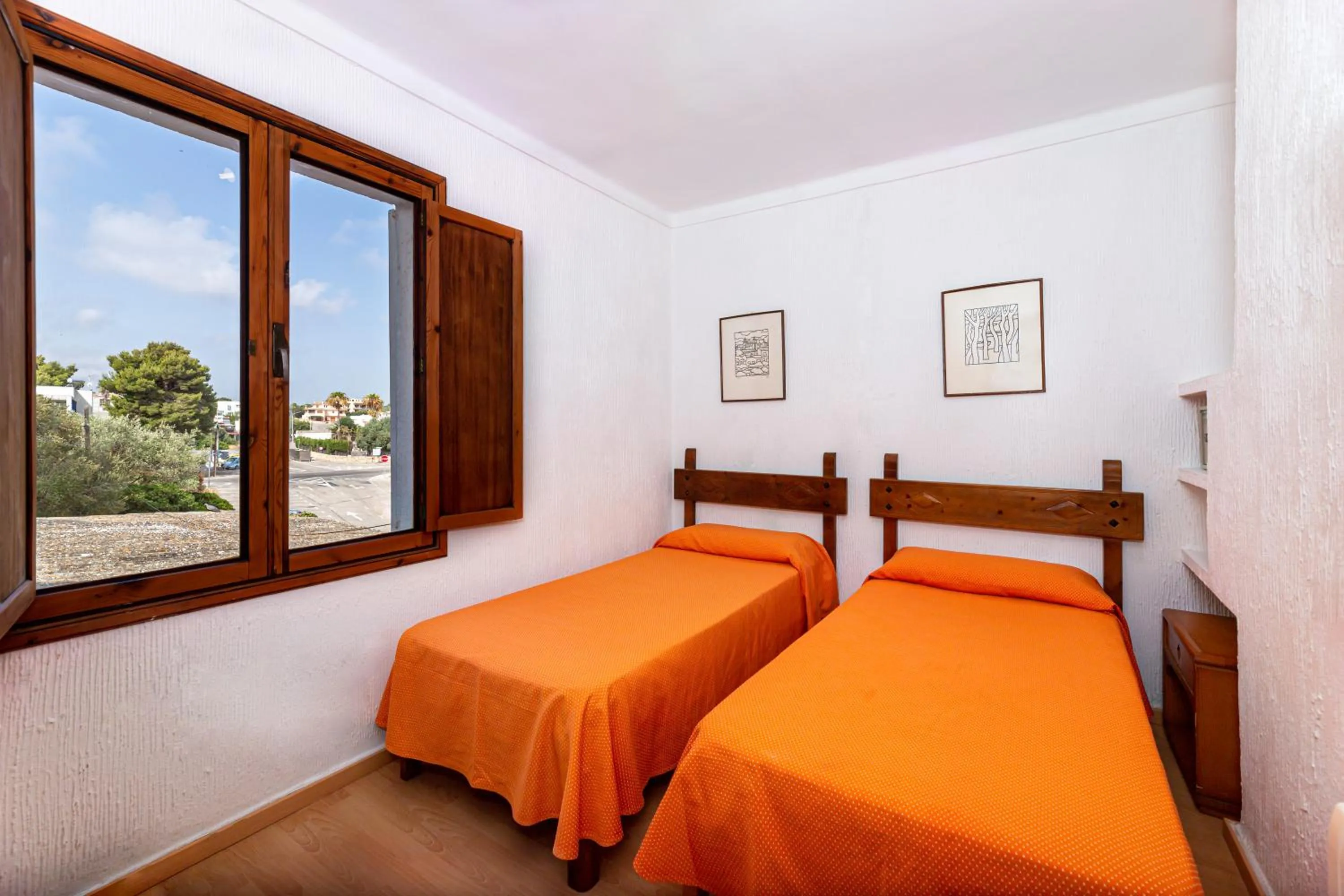 Economy Double or Twin Room with Private External Bathroom in Hostal Residencia San Francisco