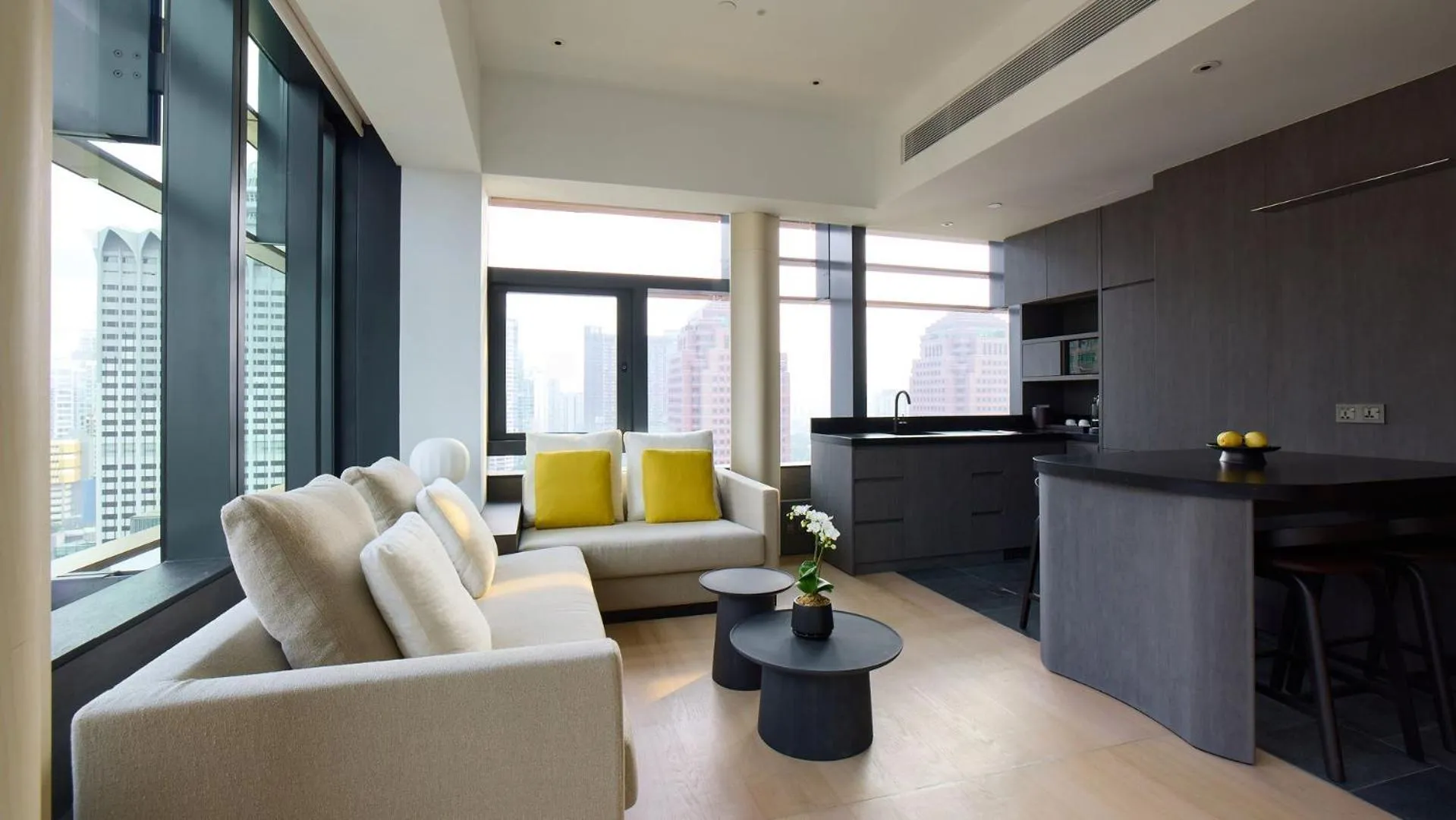 Metropolitan Suite in COMO Metropolitan Singapore