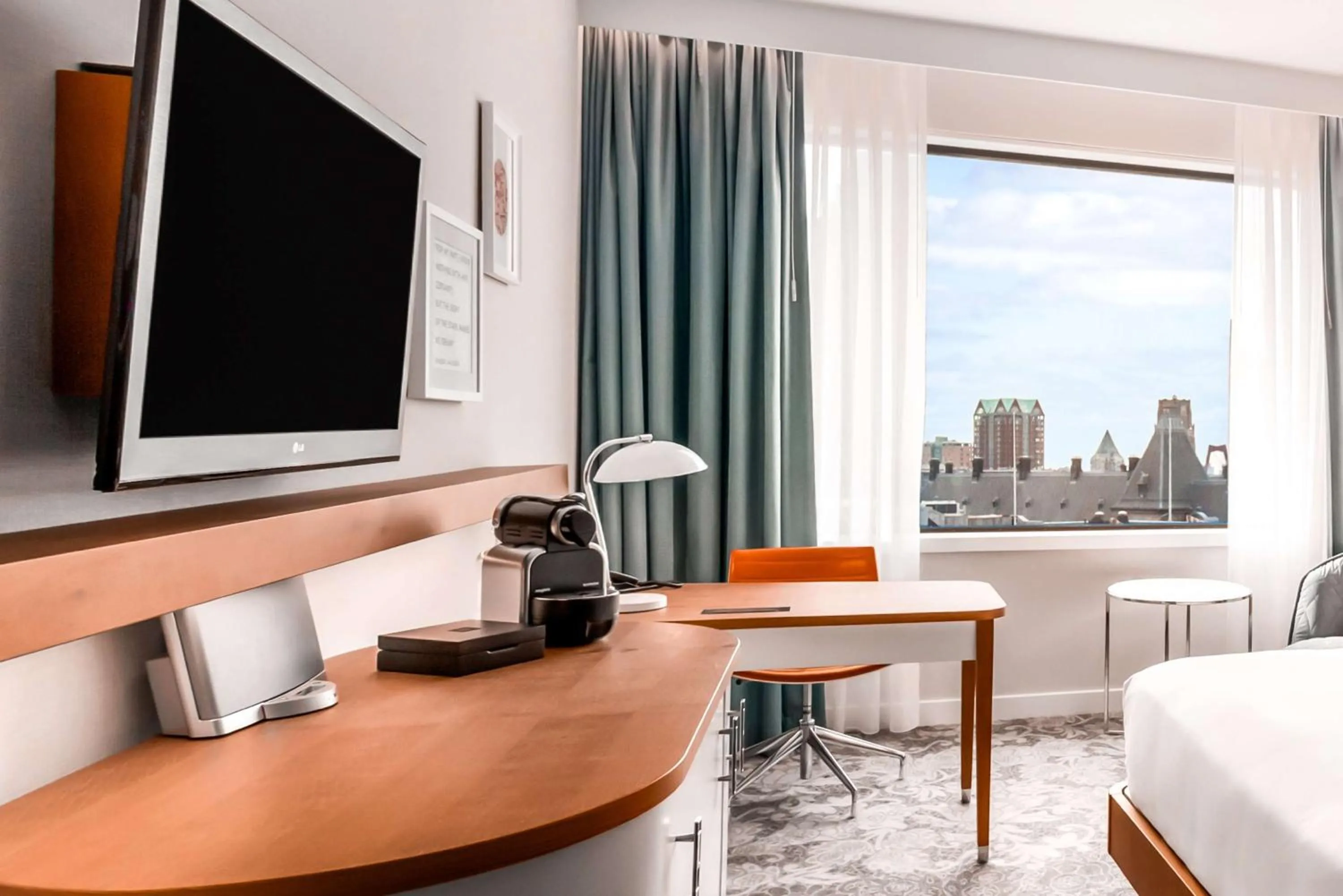 Deluxe King Room - High Floor in Hilton Rotterdam