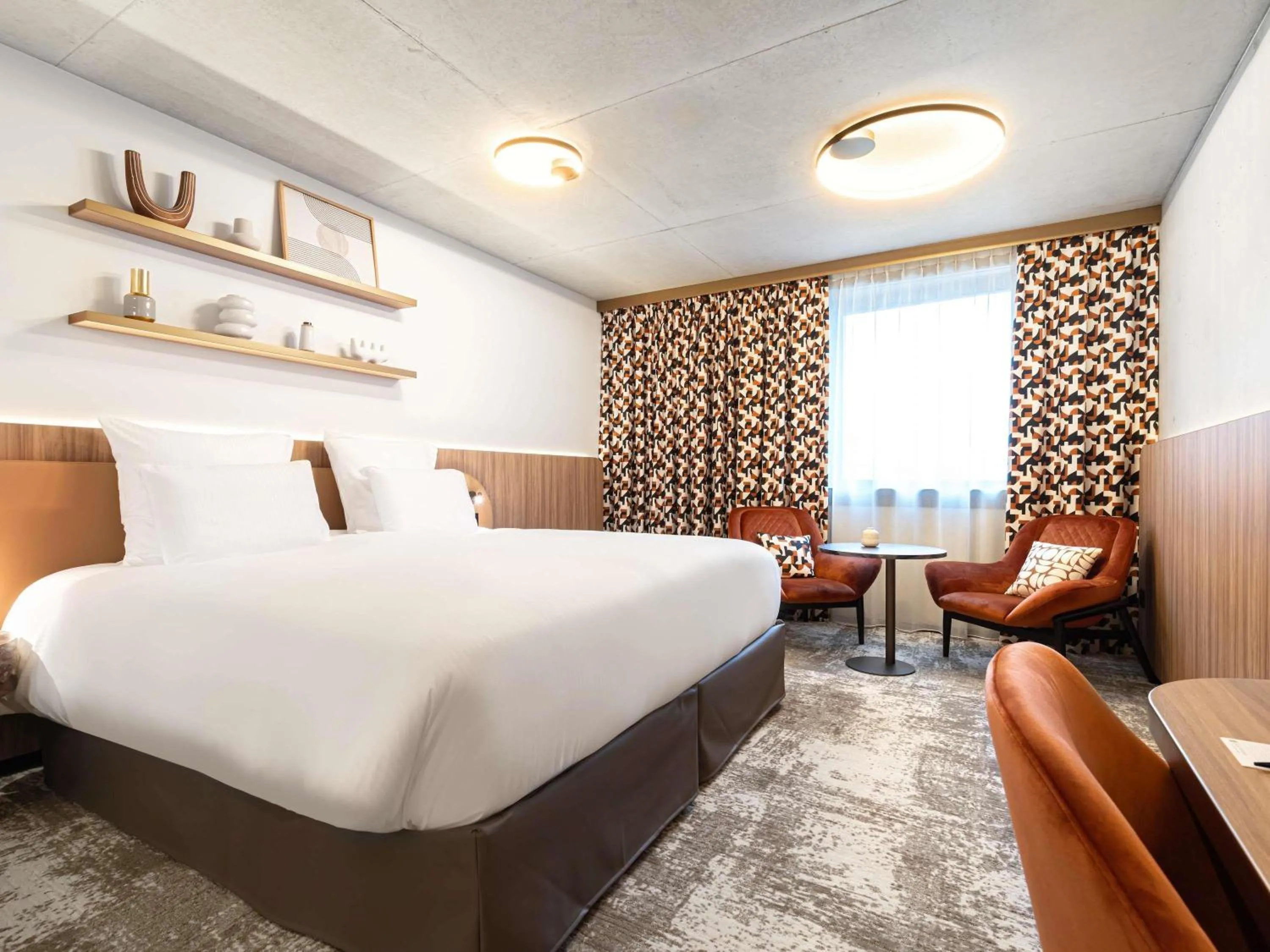 Superior King Room in Pullman Lyon