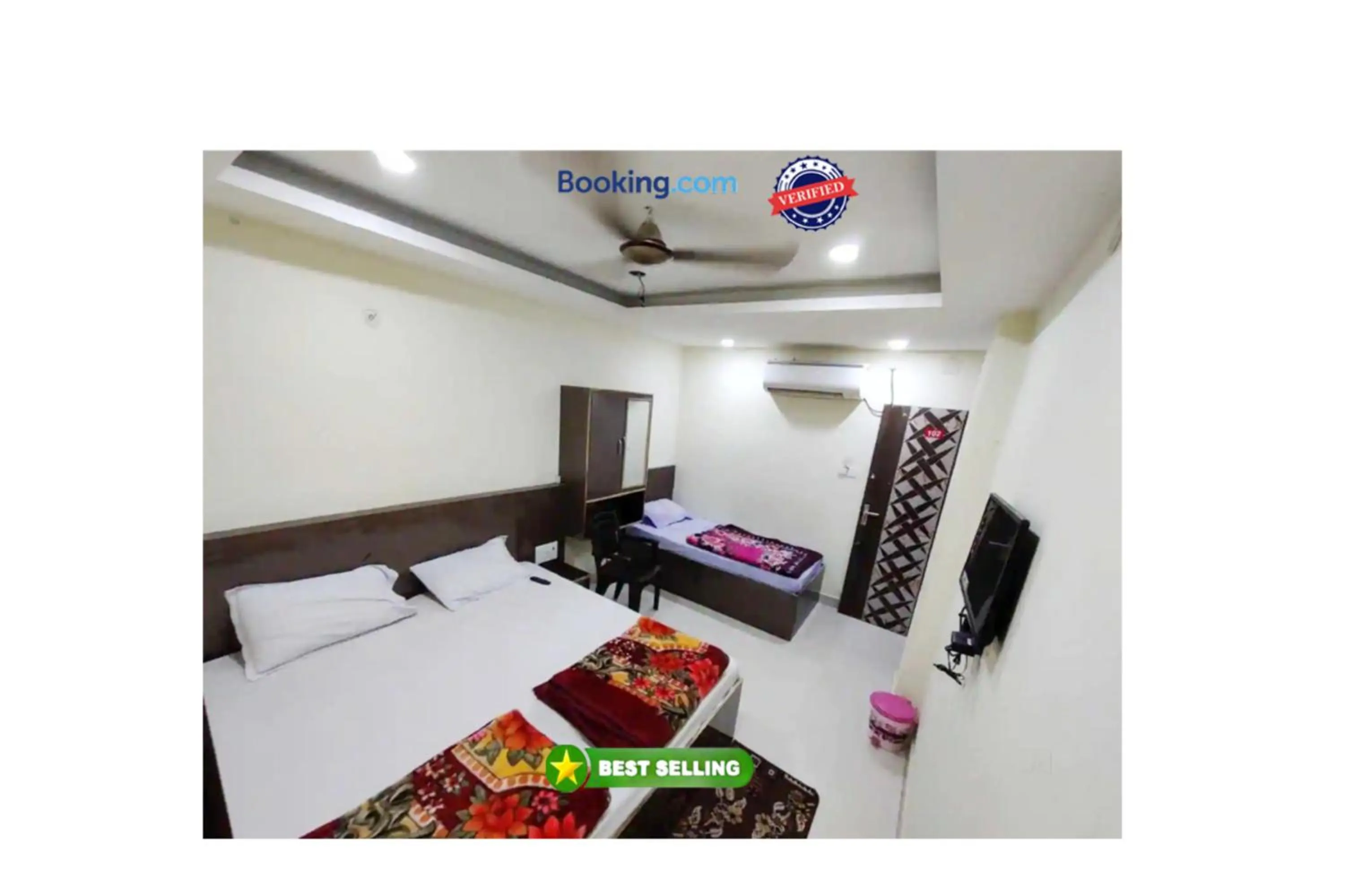 Superior Triple Room in Goroomgo Swastik Guest House Varanasi Near Kashi Vishwanath Temple