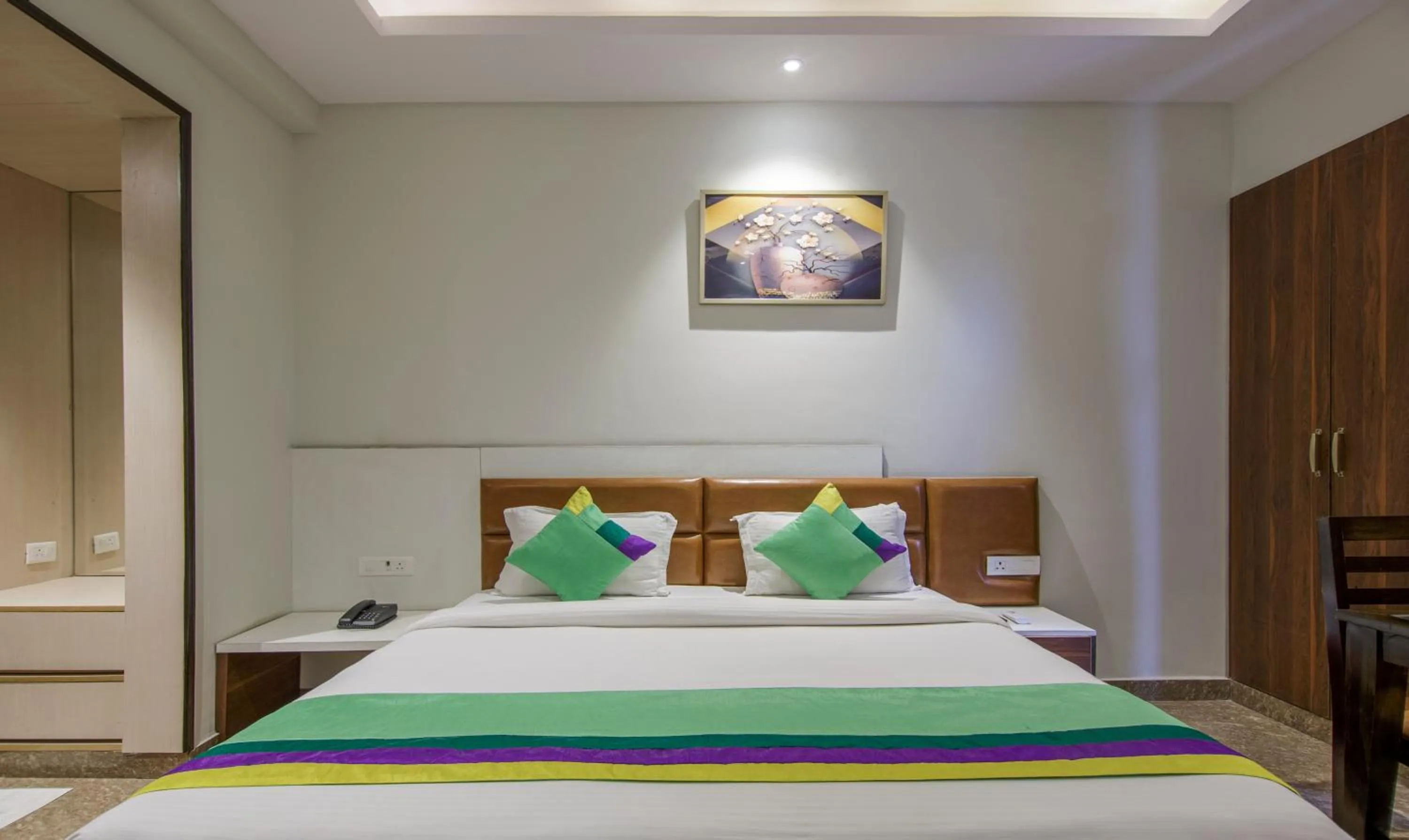 Deluxe Double Room - single occupancy in Treebo Swastika Premium