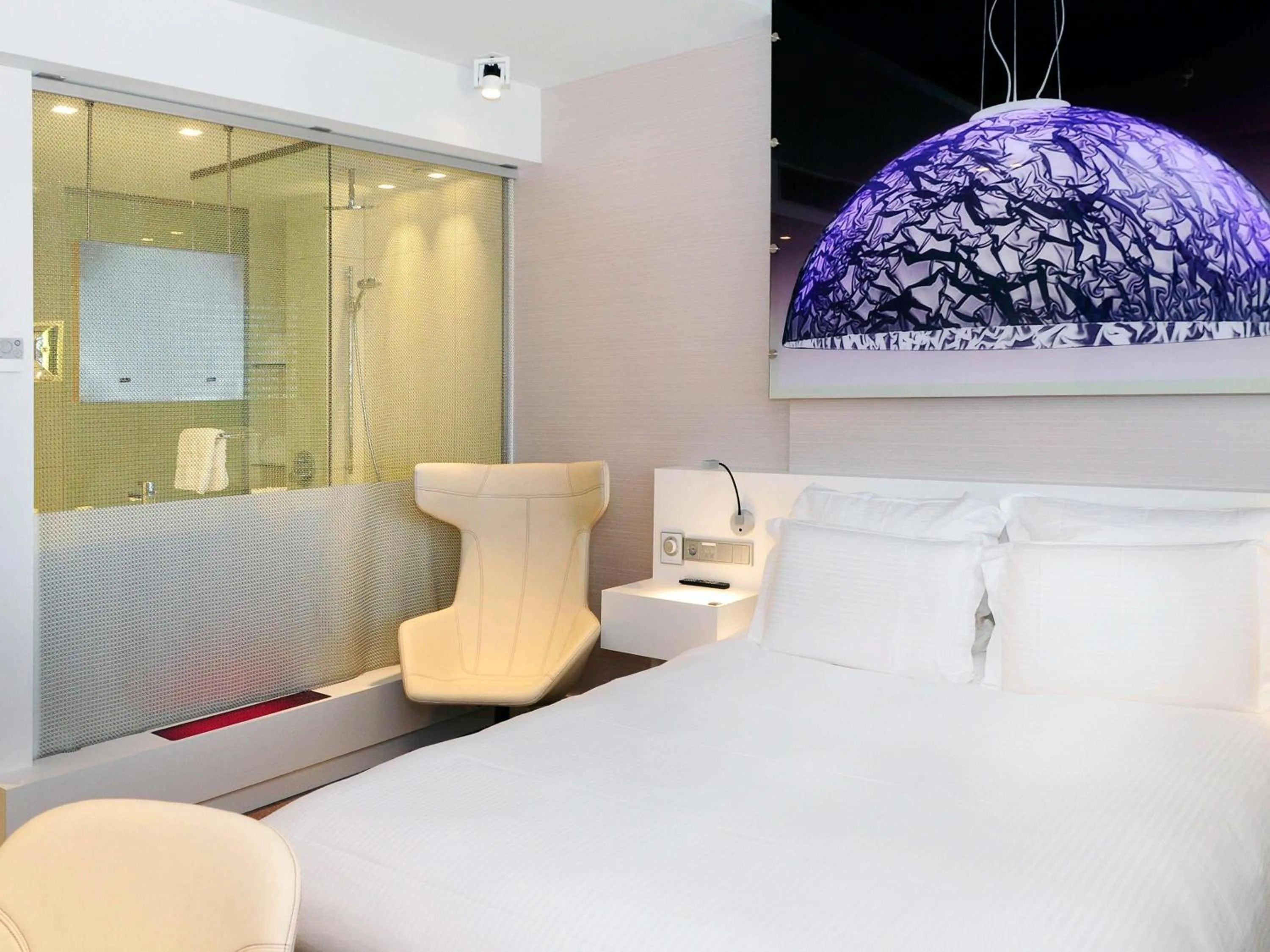 Deluxe Queen Room in Pullman Eindhoven Cocagne