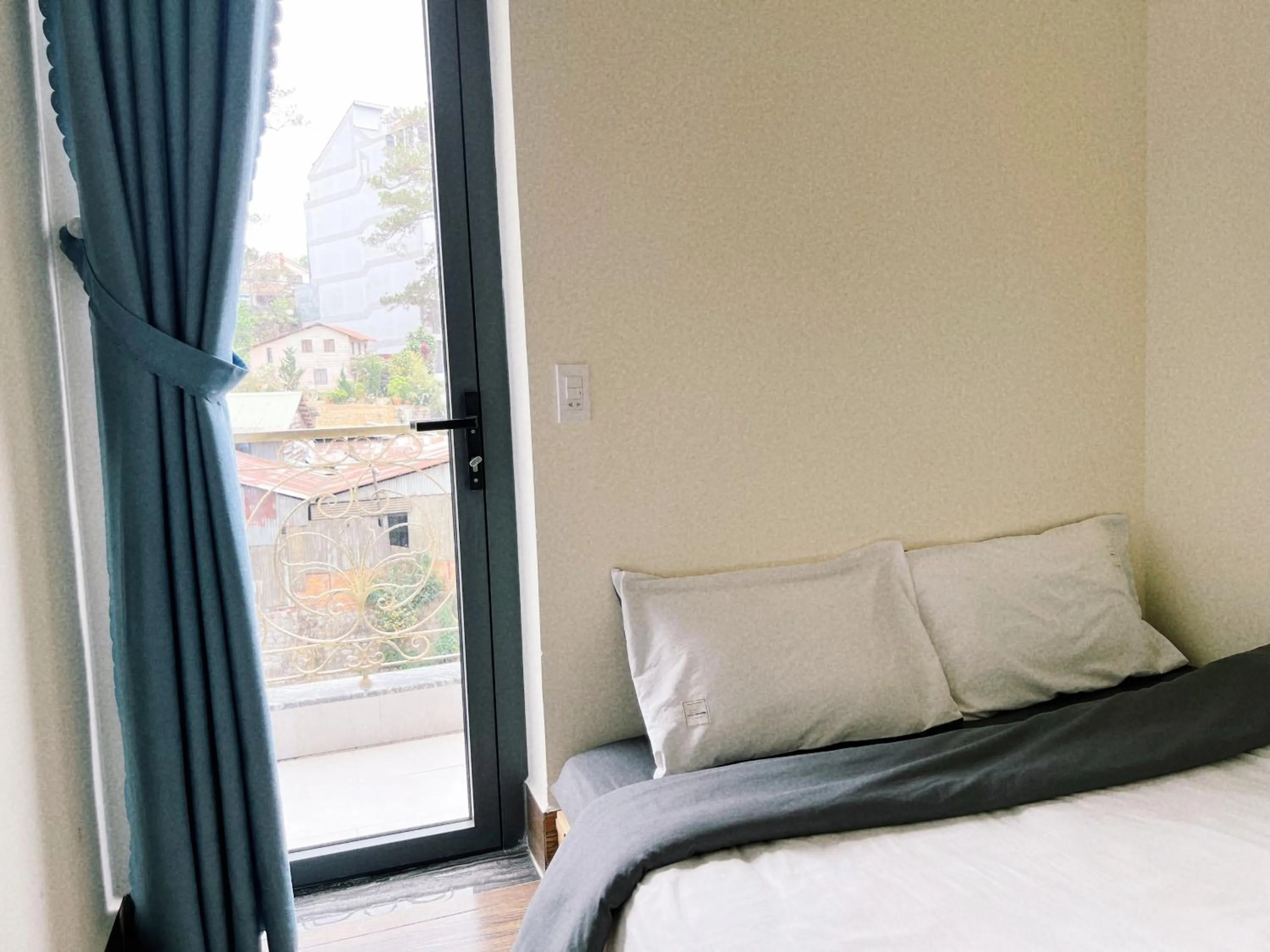 Queen Room with Balcony in D Home Da Lat 2