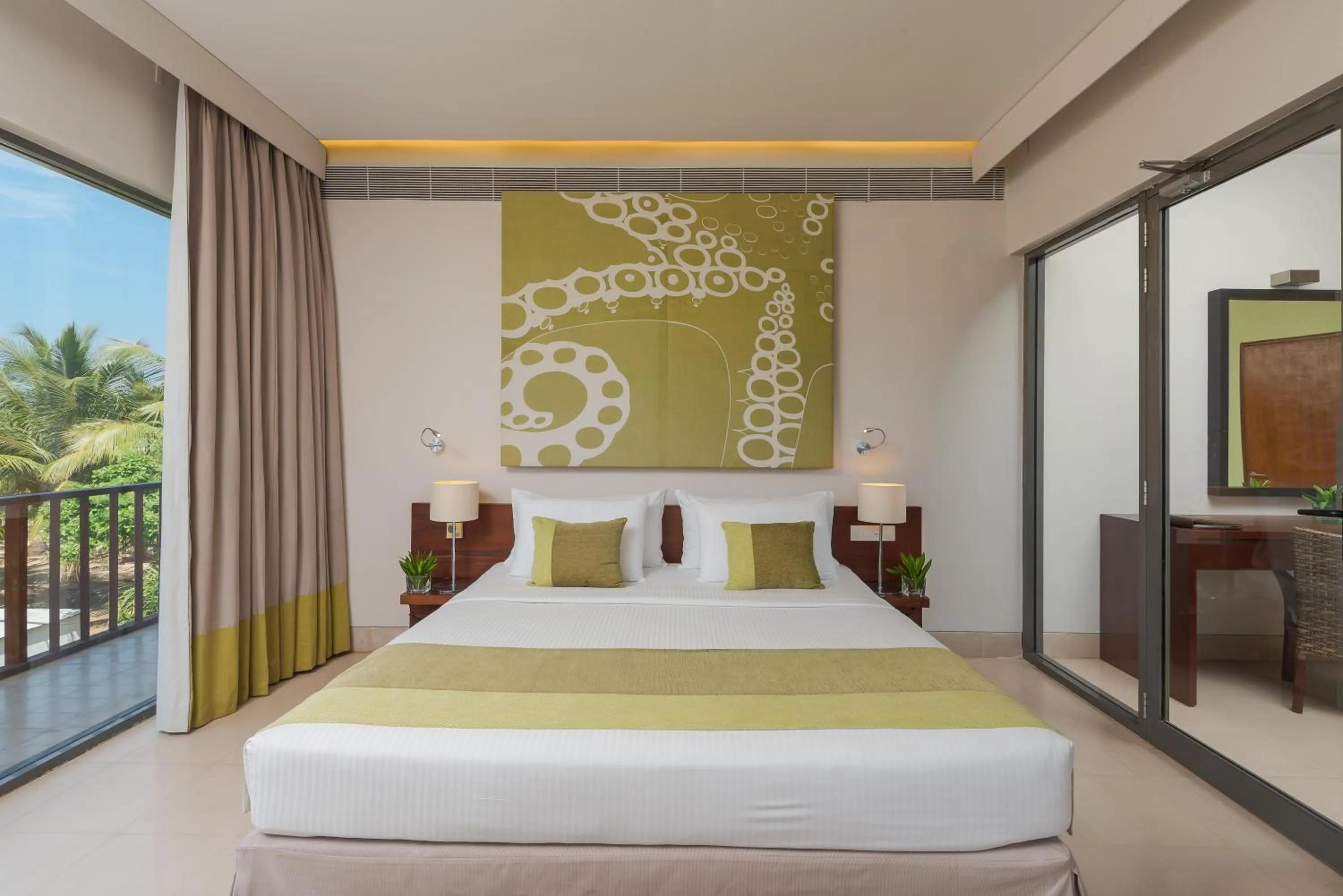 Deluxe Family Suite in Amaya Beach Passikudah