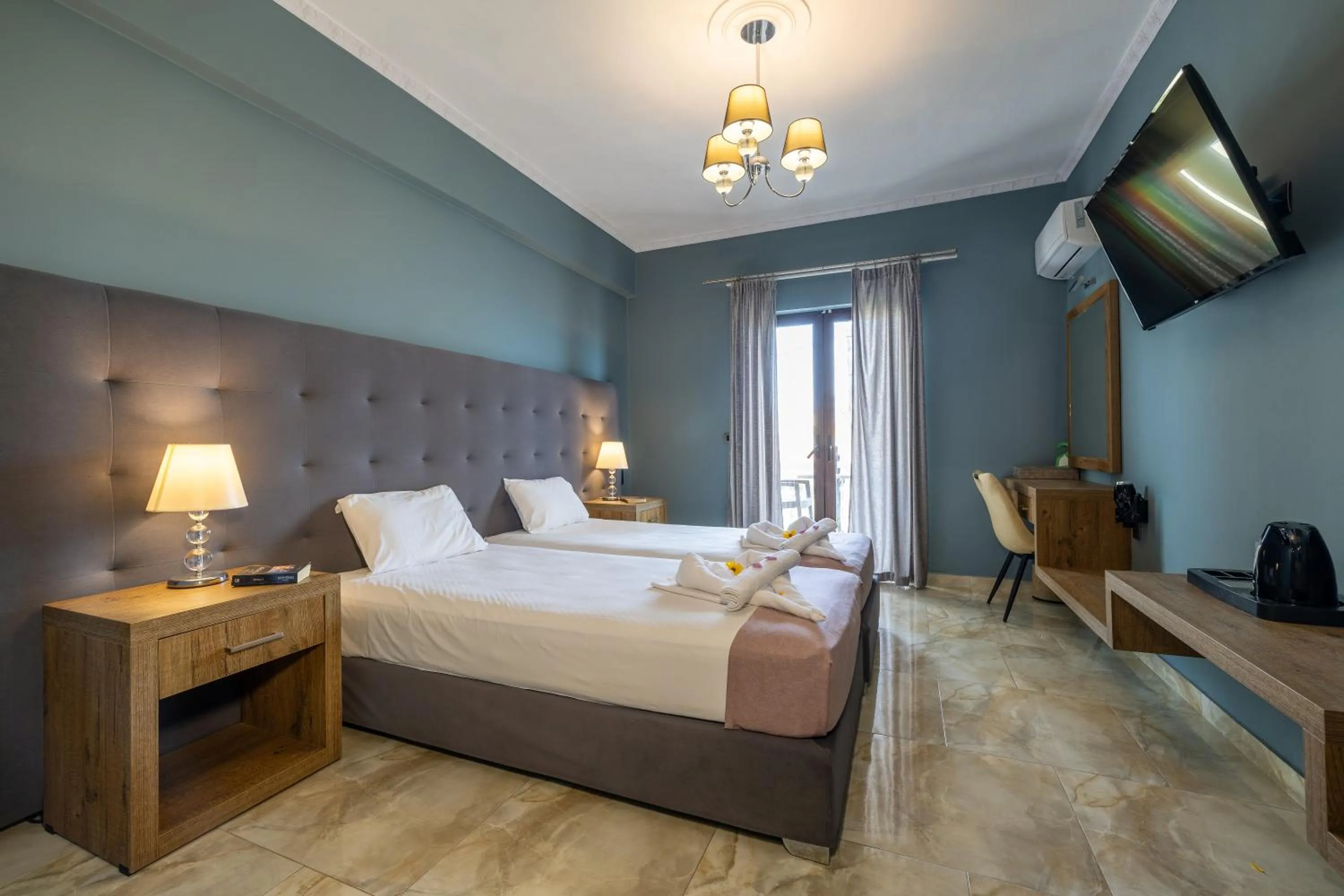 Superior Twin Room in California Beach Hotel - Adults Only