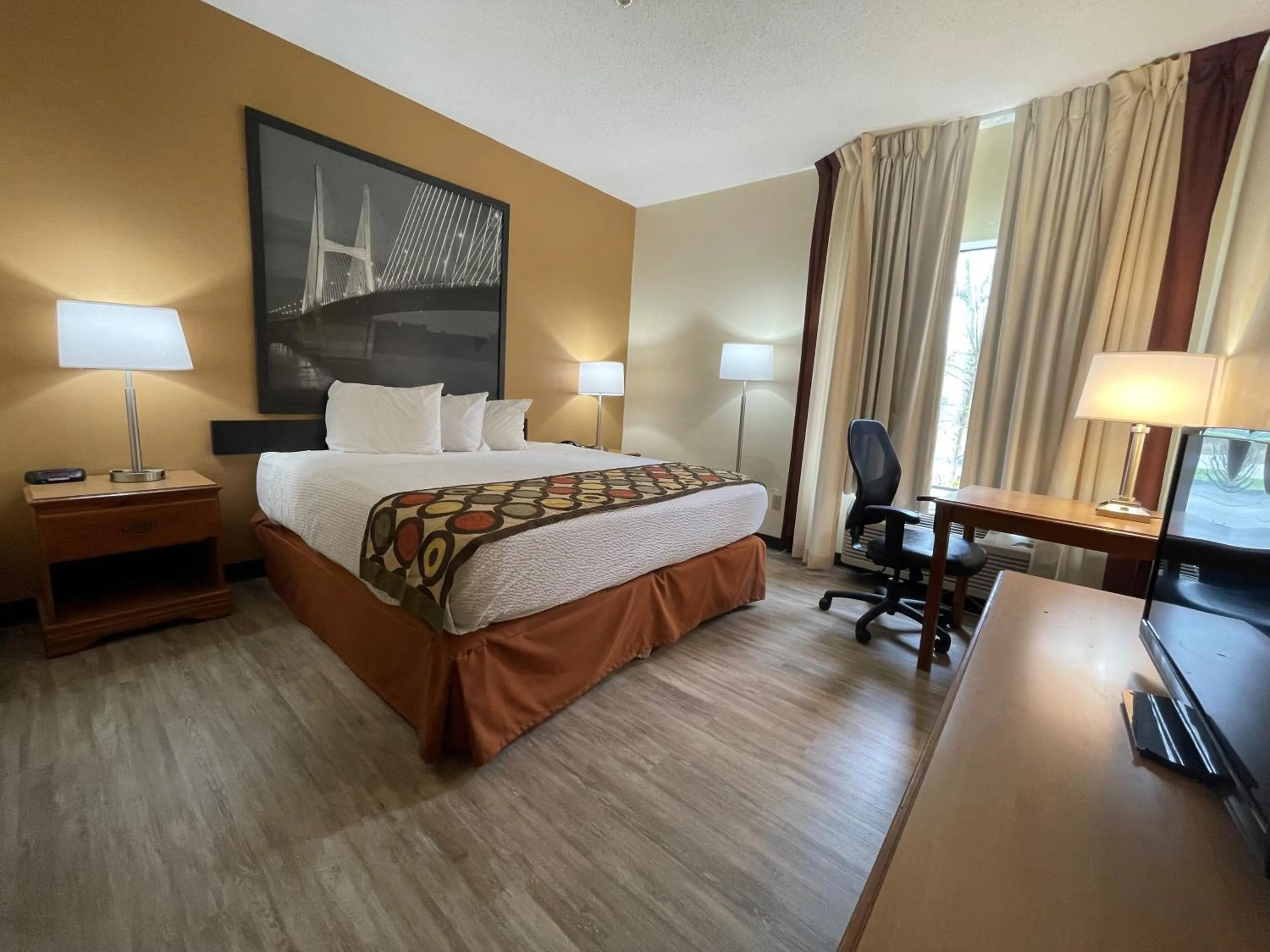 Queen Suite - Non-Smoking in Super 8 by Wyndham Pevely