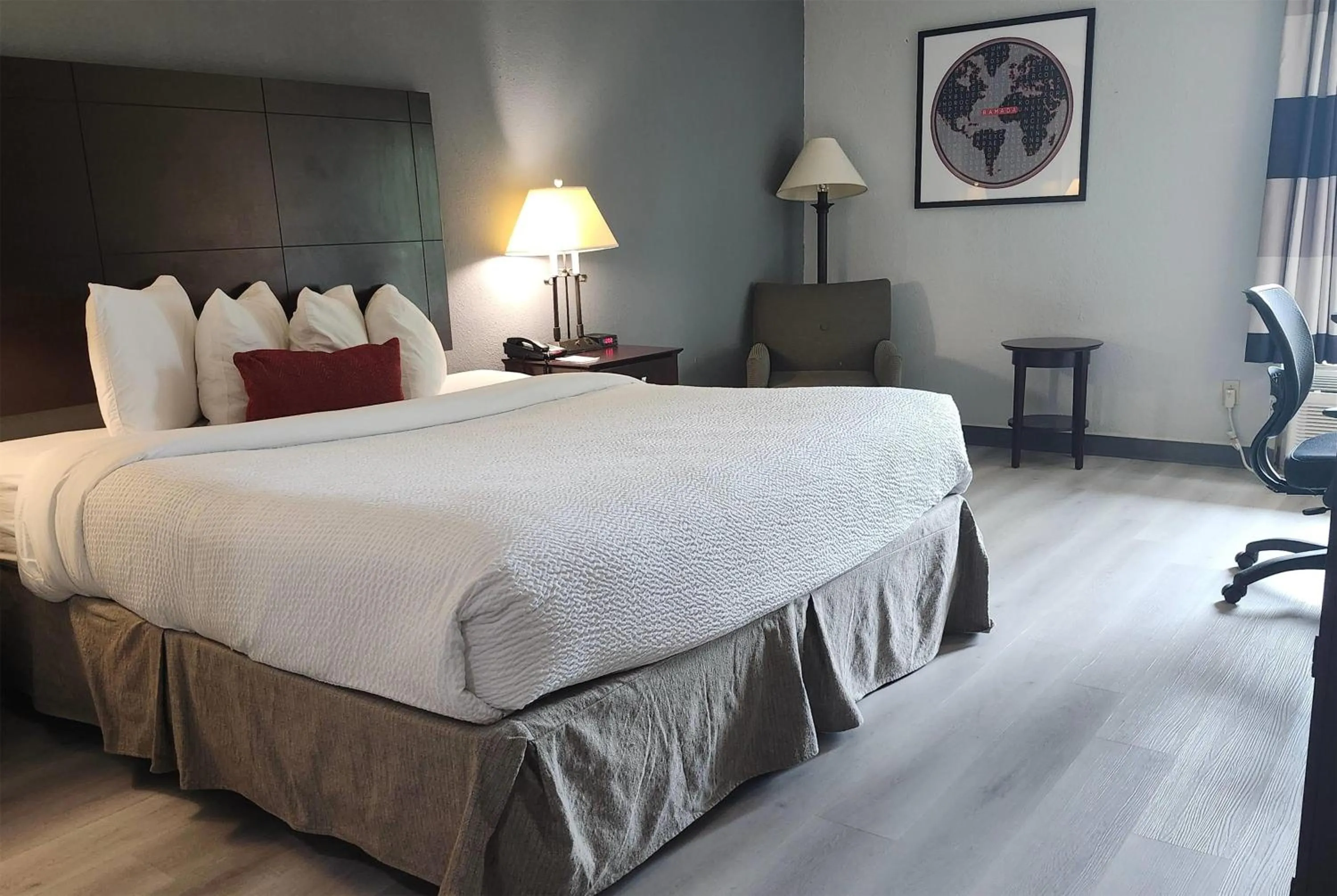 King Room  -  Non-Smoking in Ramada by Wyndham Luling