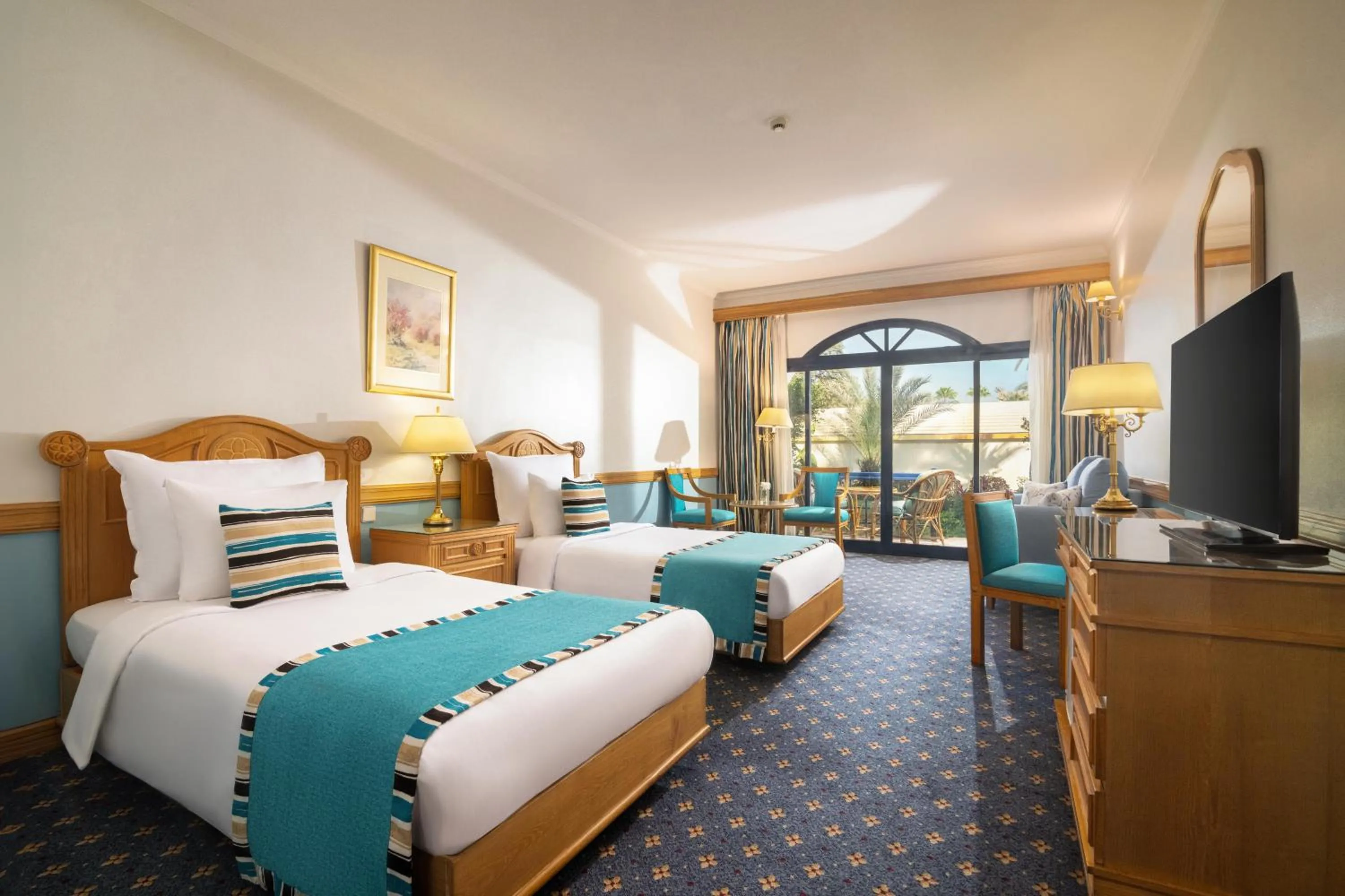 Deluxe Patio, King or Twin, Garden View - single occupancy in JAZ Pyramids Resort