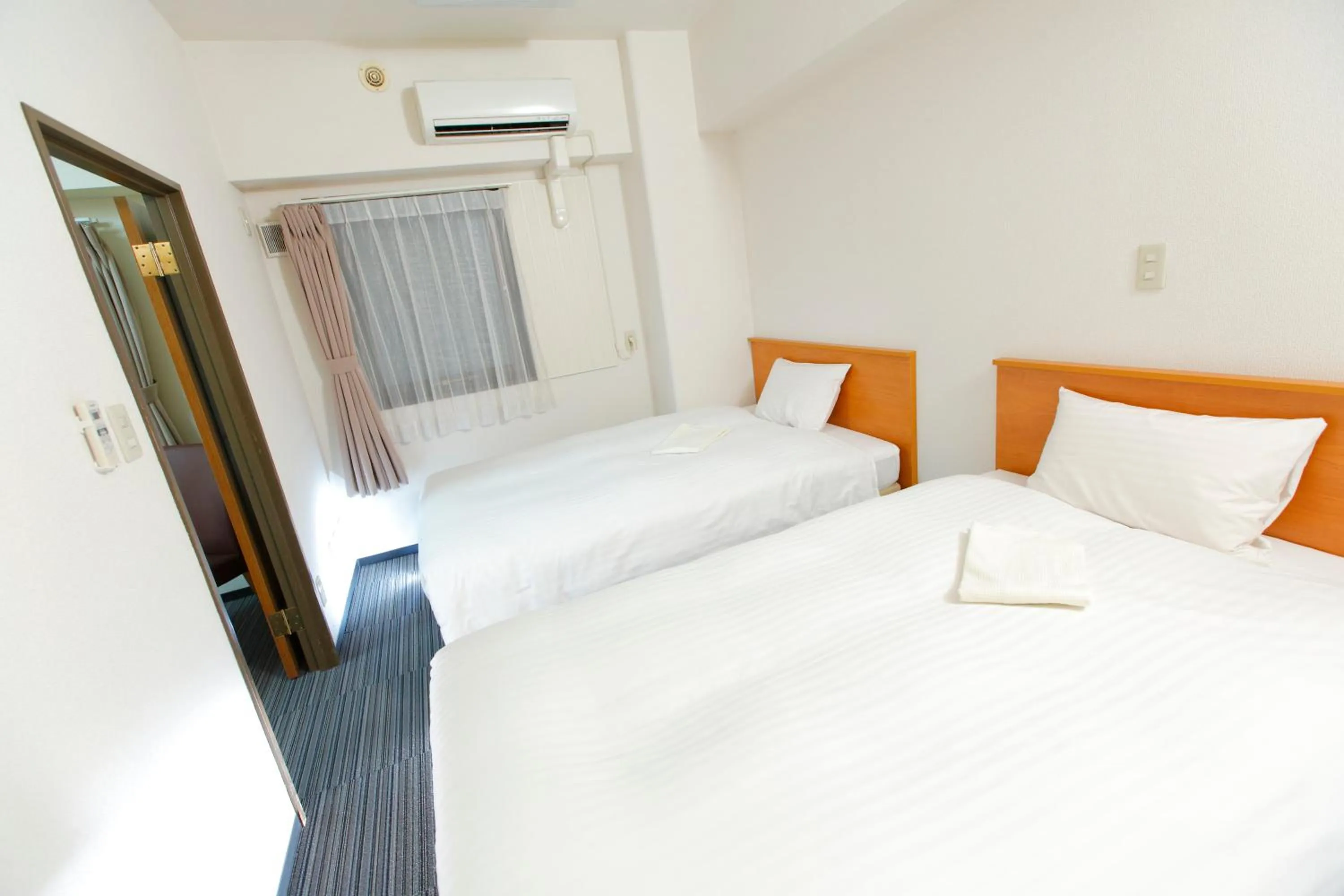 Twin Room - House Keeping is Optional with Additional Cost - Smoking in FLEXSTAY INN Tokiwadai