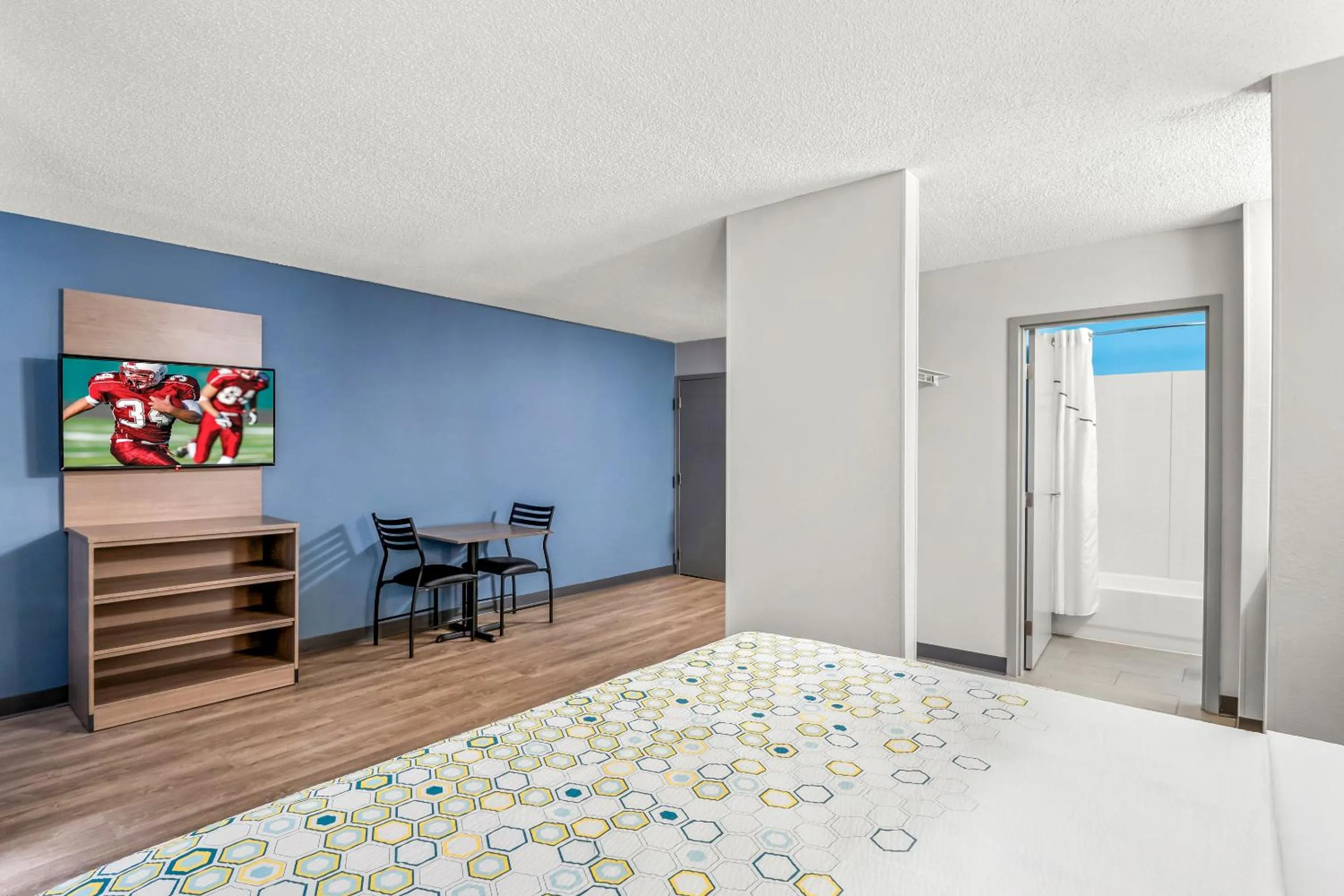 Studio Queen Room Non-Smoking in HomeTowne Studios by Red Roof Southfield