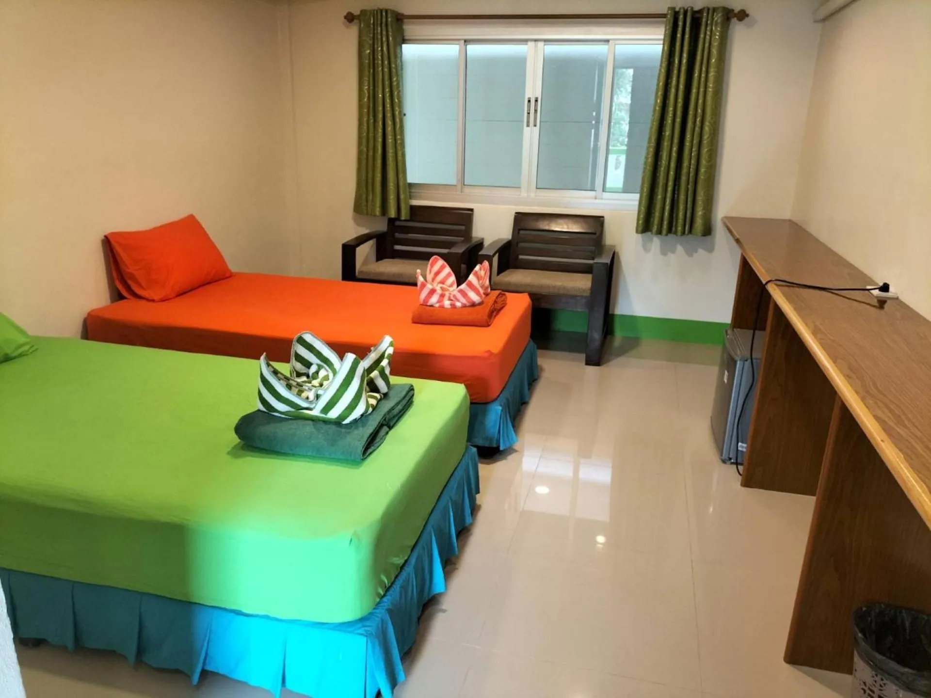 Standard Queen Room in Lotus Hostel Beach Koh Tao