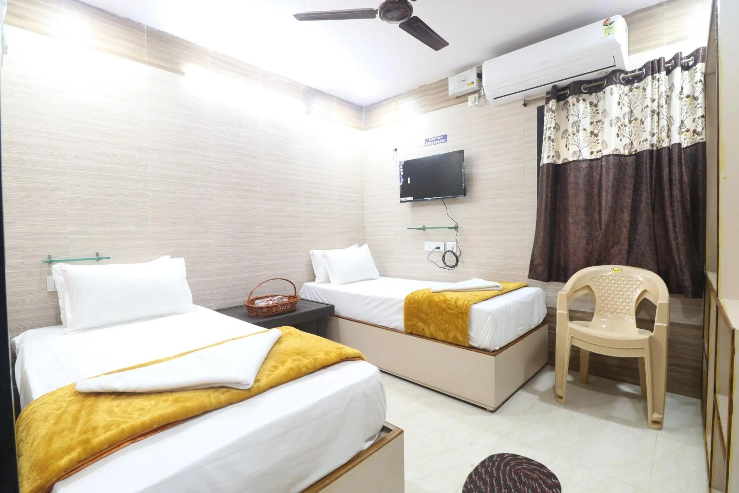 Double Room in HOTEL VALLABHA RESIDENSY